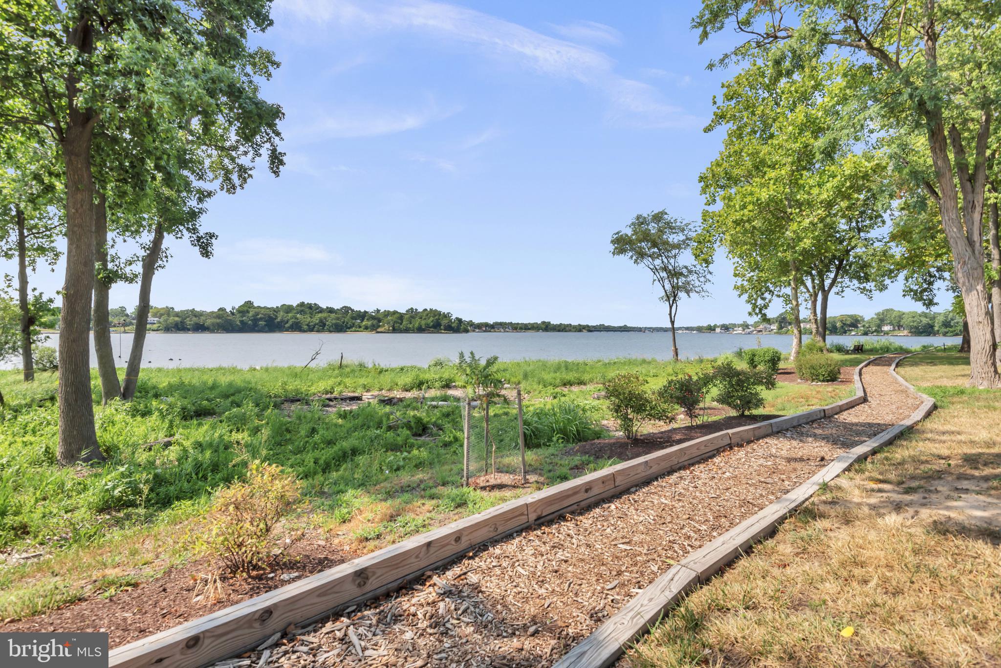 STONEY BEACH - Residential