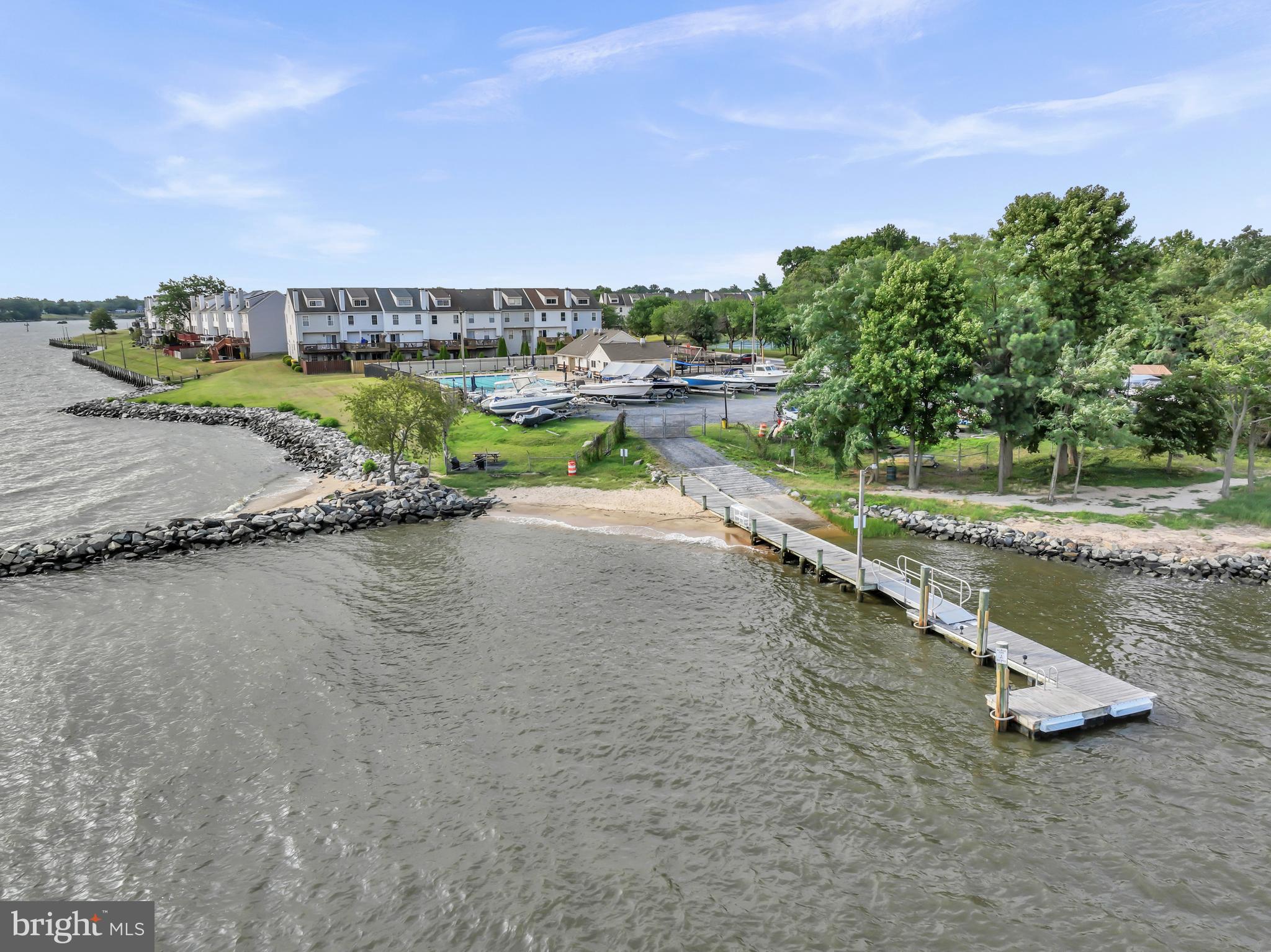 STONEY BEACH - Residential