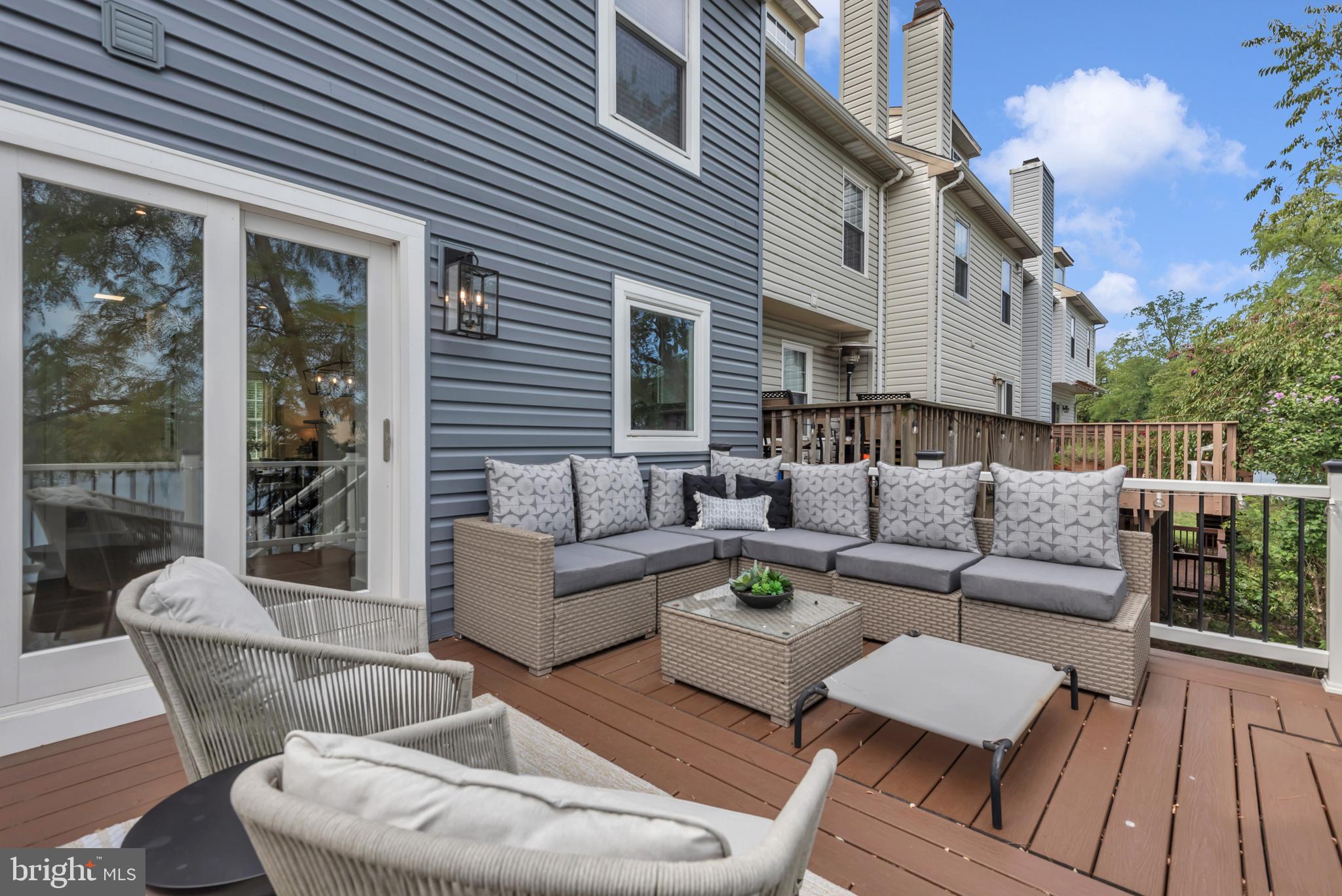 STONEY BEACH - Residential