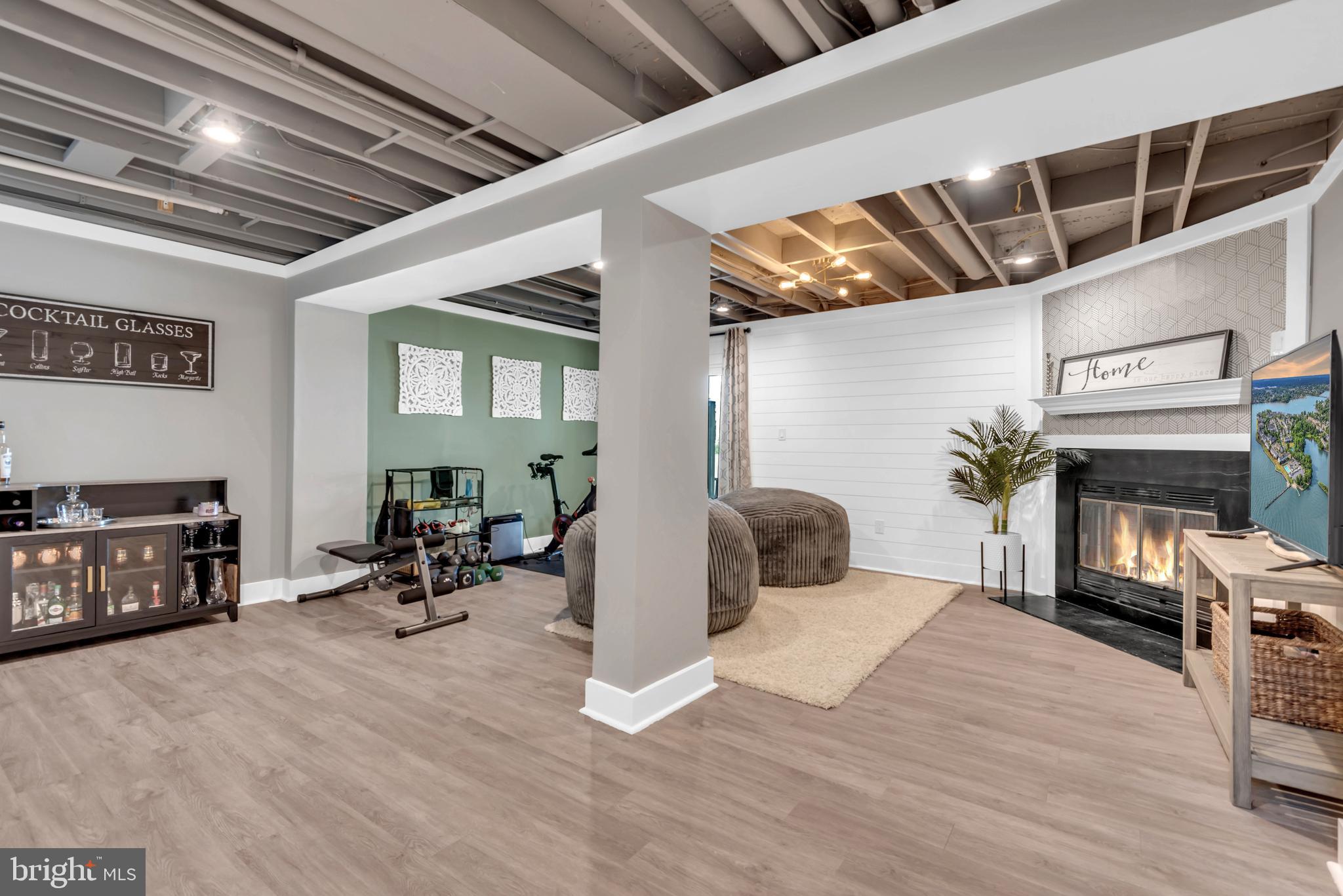 STONEY BEACH - Residential