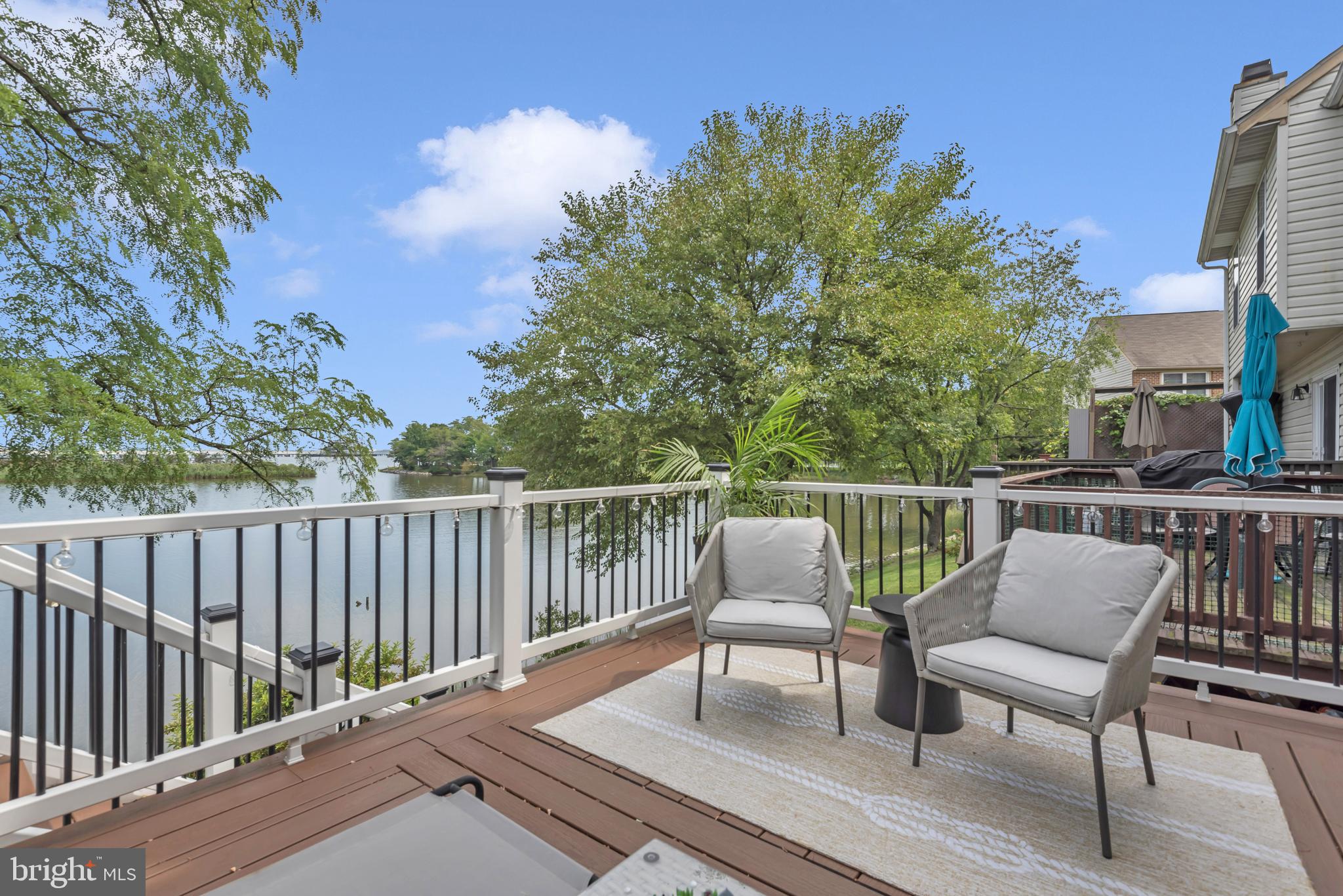 STONEY BEACH - Residential