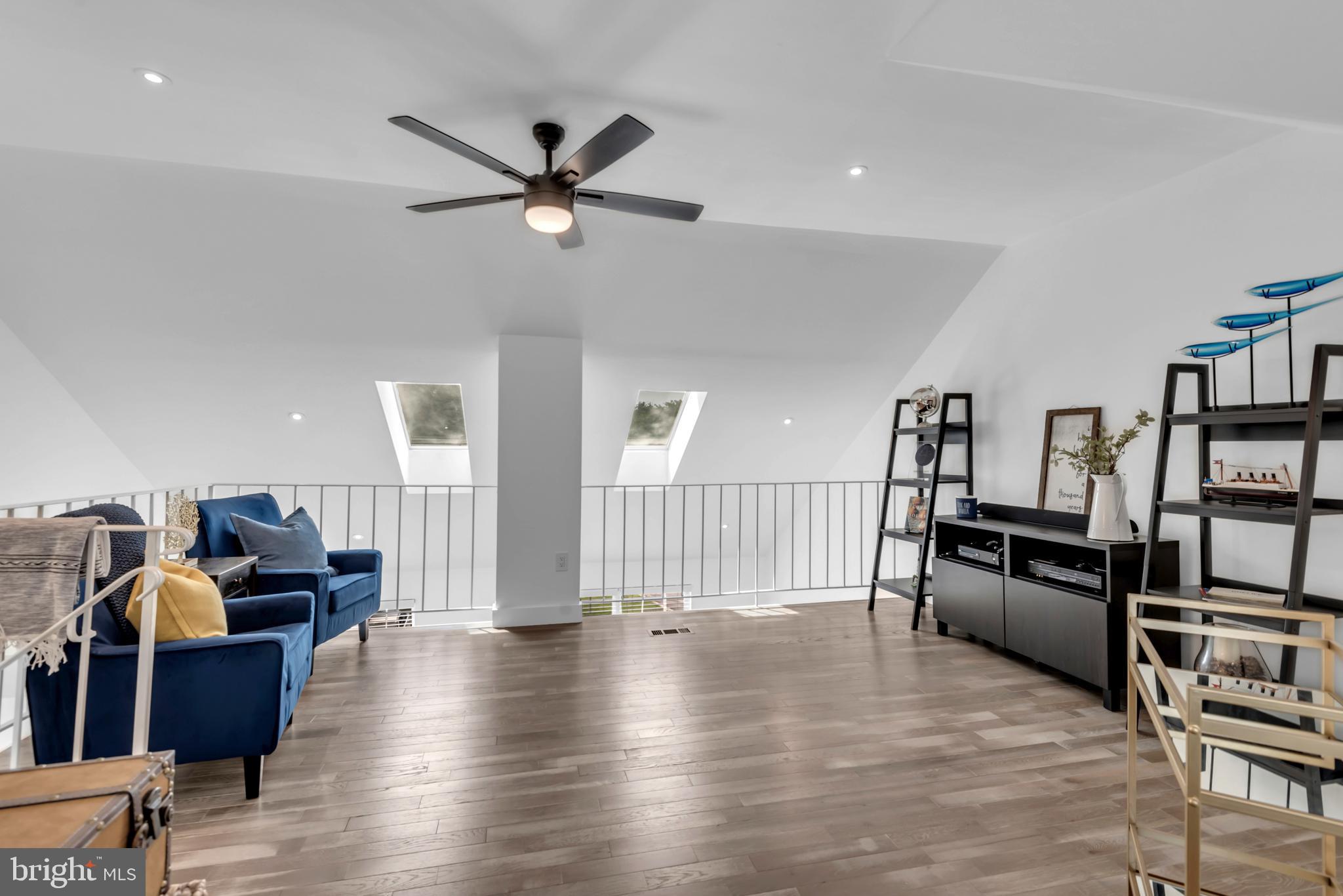 STONEY BEACH - Residential