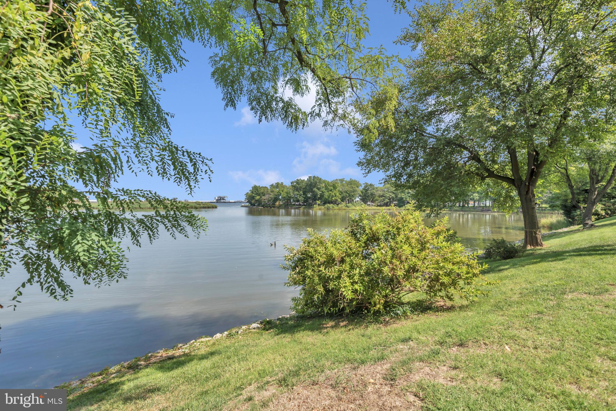 STONEY BEACH - Residential