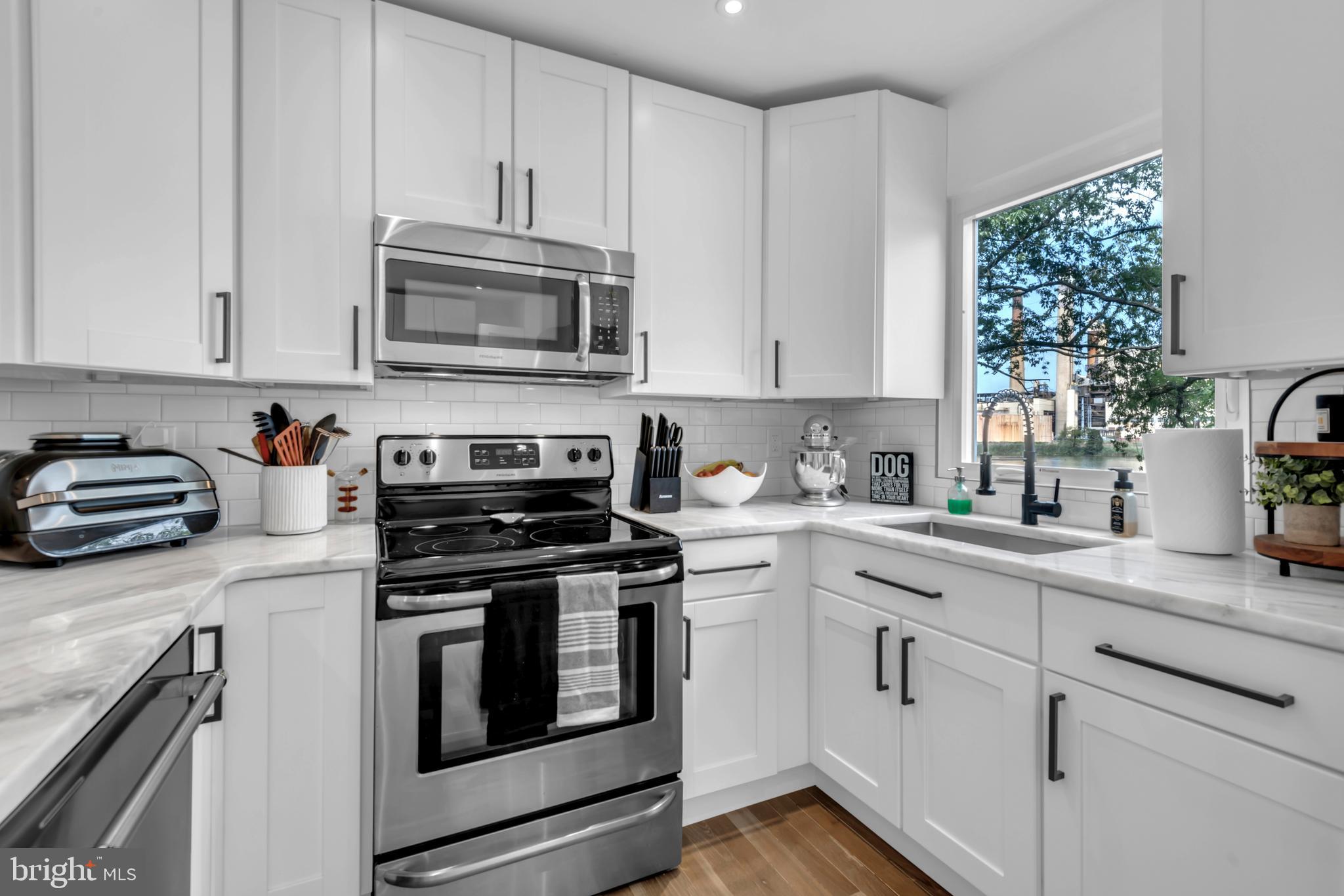 STONEY BEACH - Residential