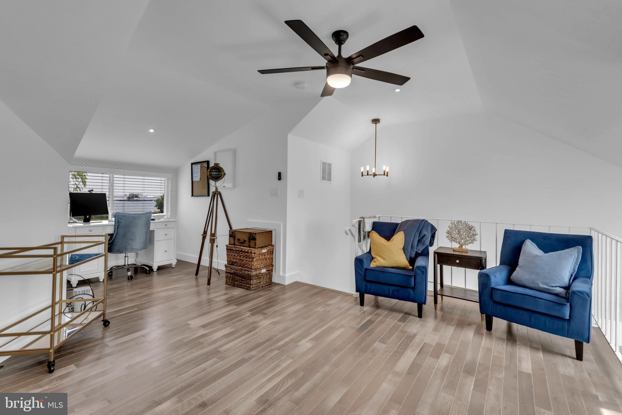 STONEY BEACH - Residential