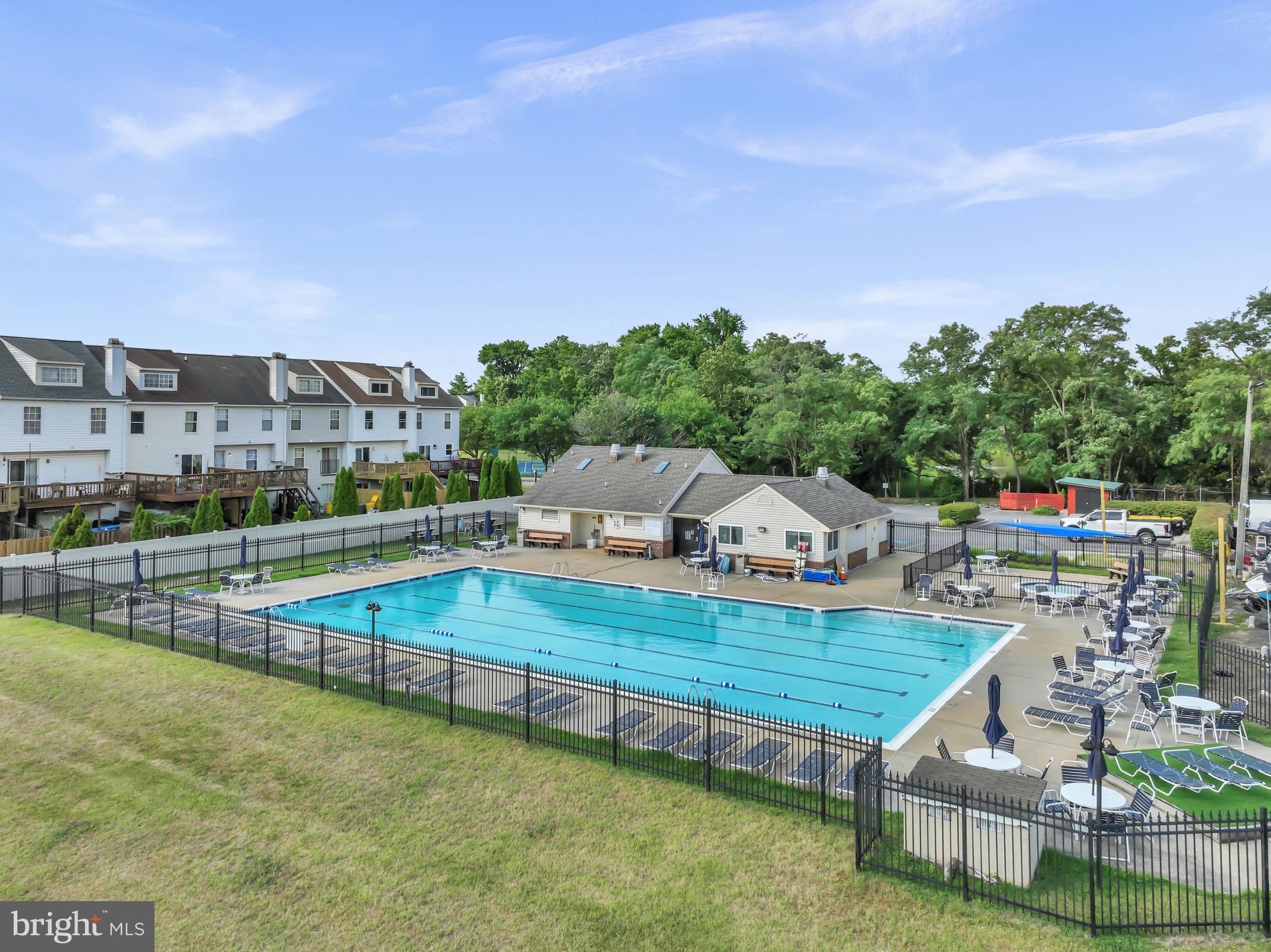 STONEY BEACH - Residential