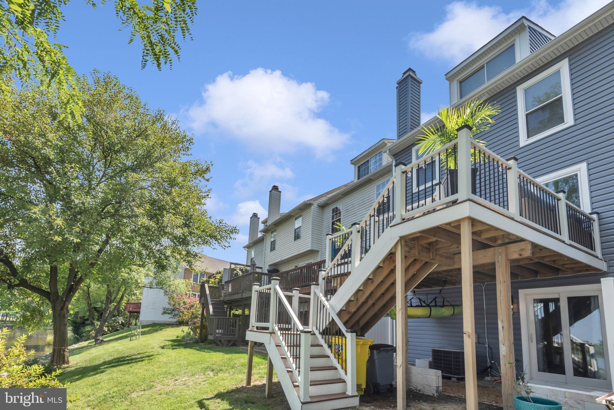 STONEY BEACH - Residential