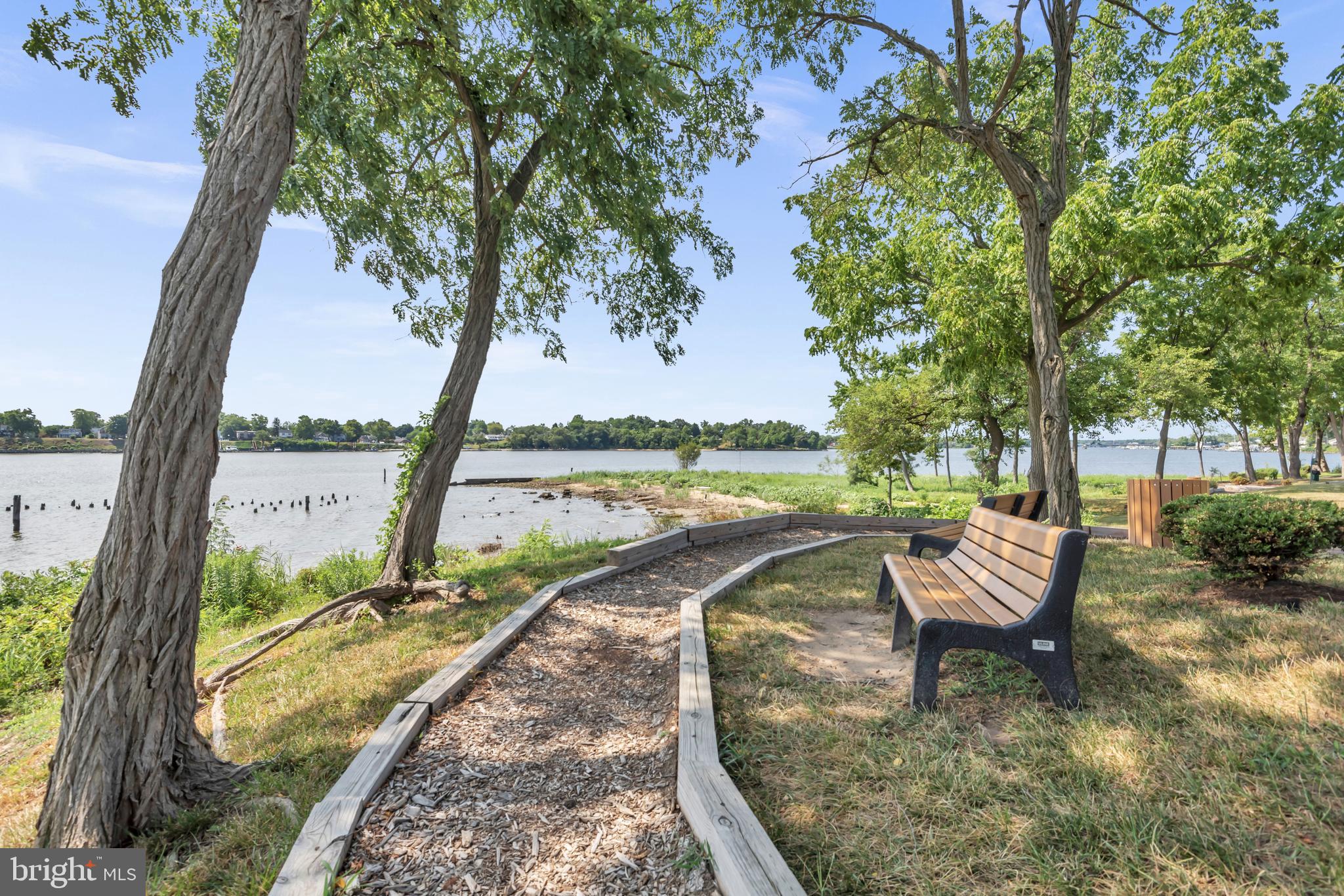 STONEY BEACH - Residential