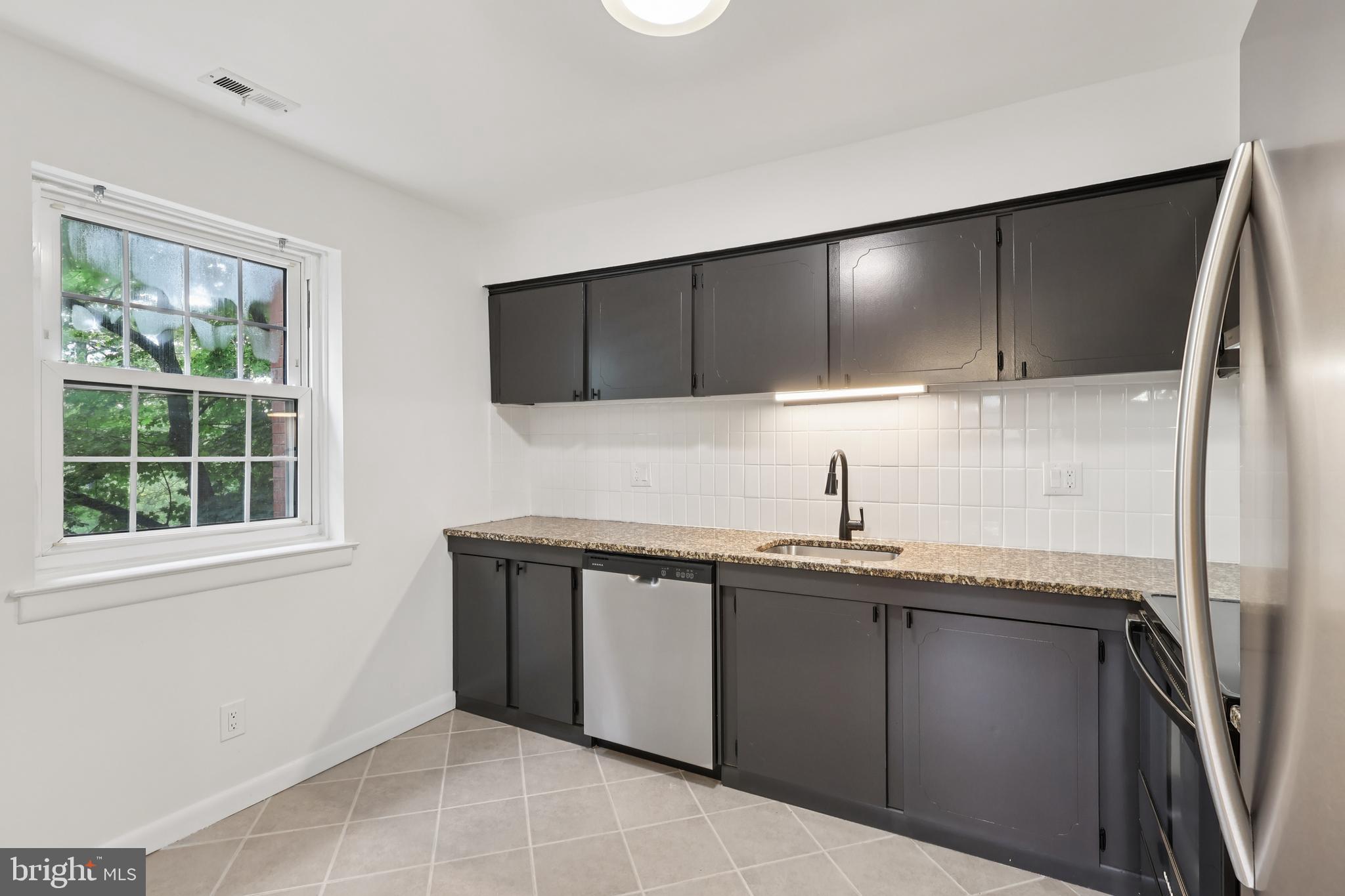 GYPSY LANE CONDOS - Residential