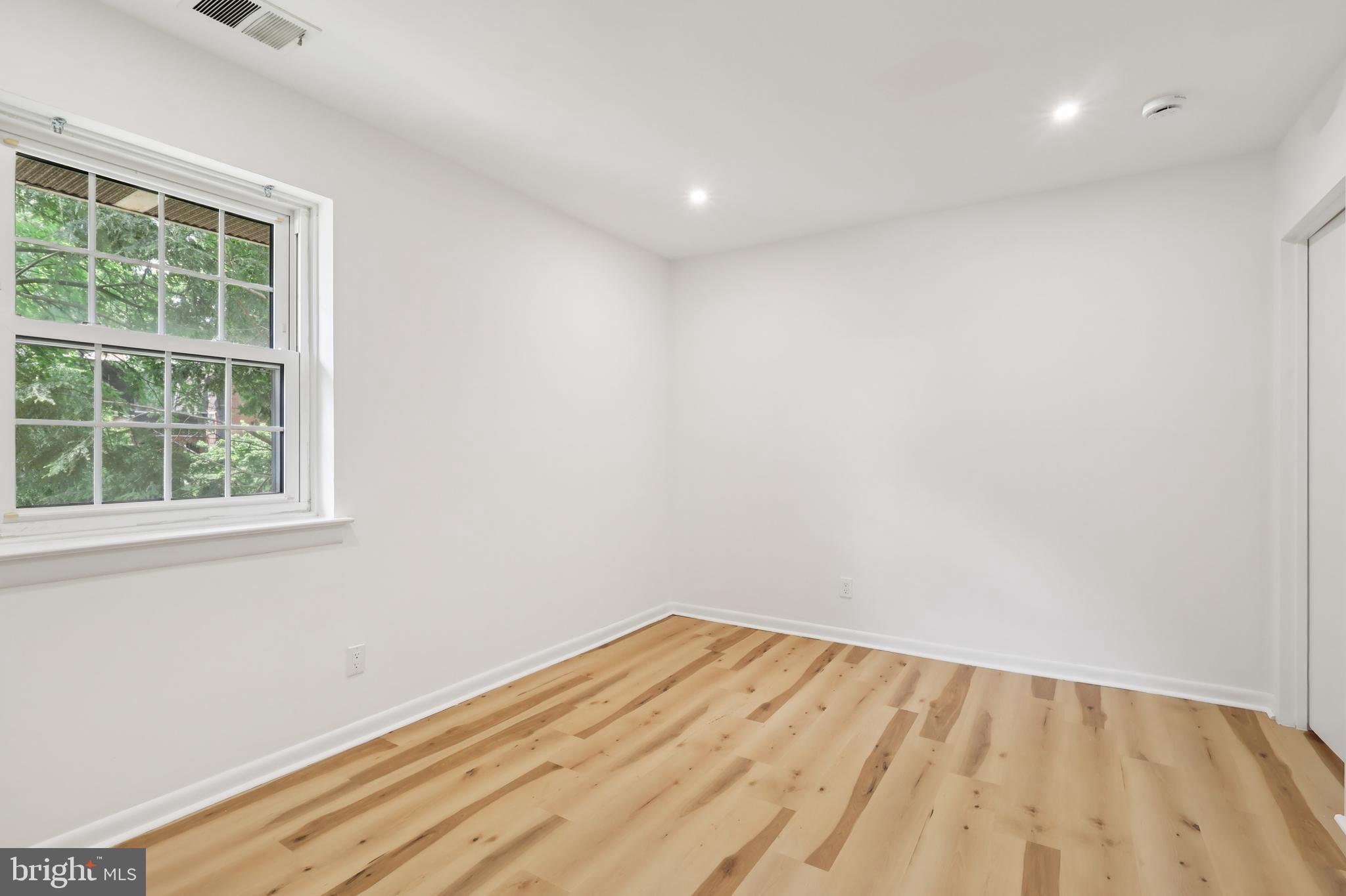 GYPSY LANE CONDOS - Residential