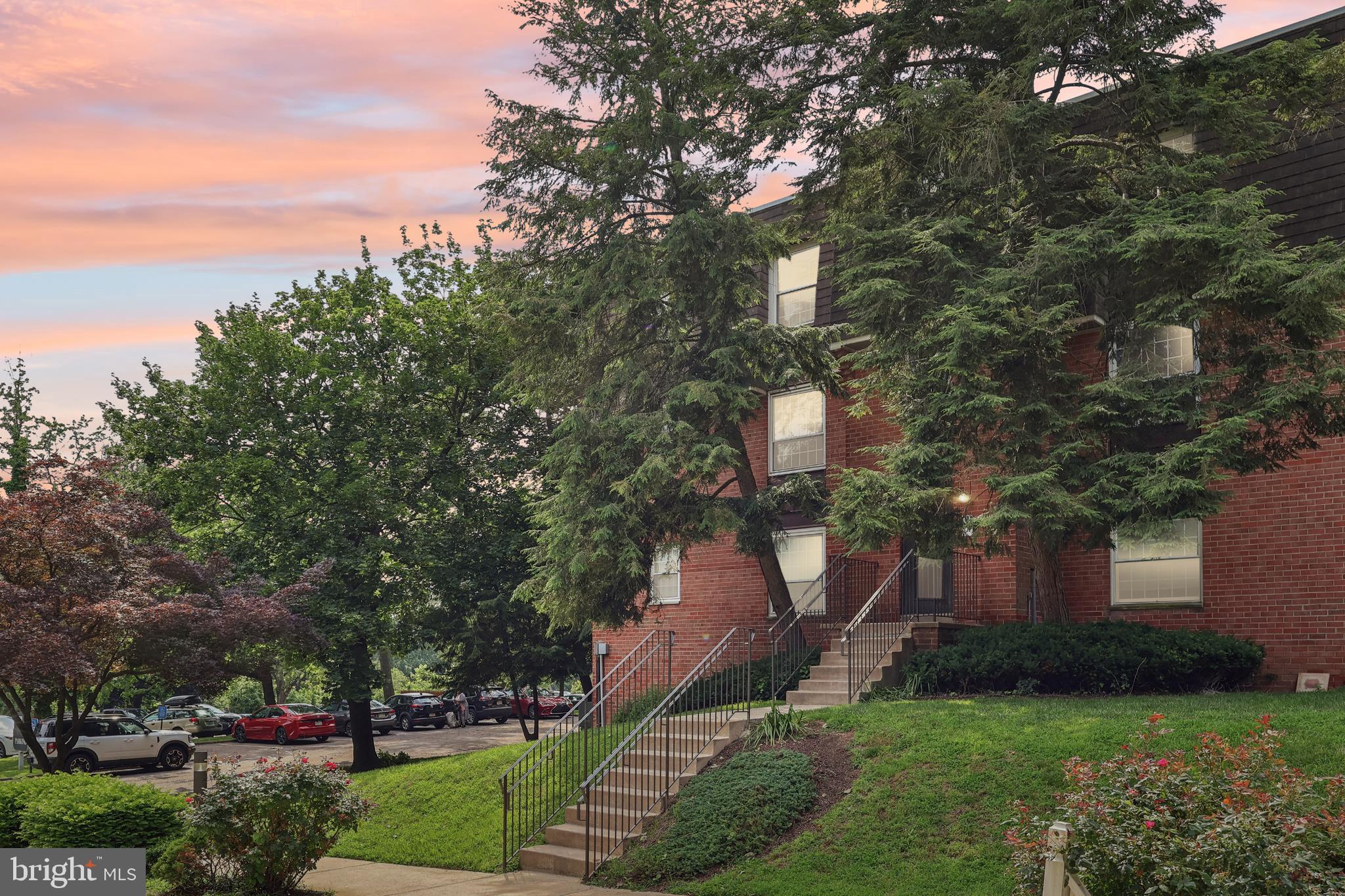 GYPSY LANE CONDOS - Residential