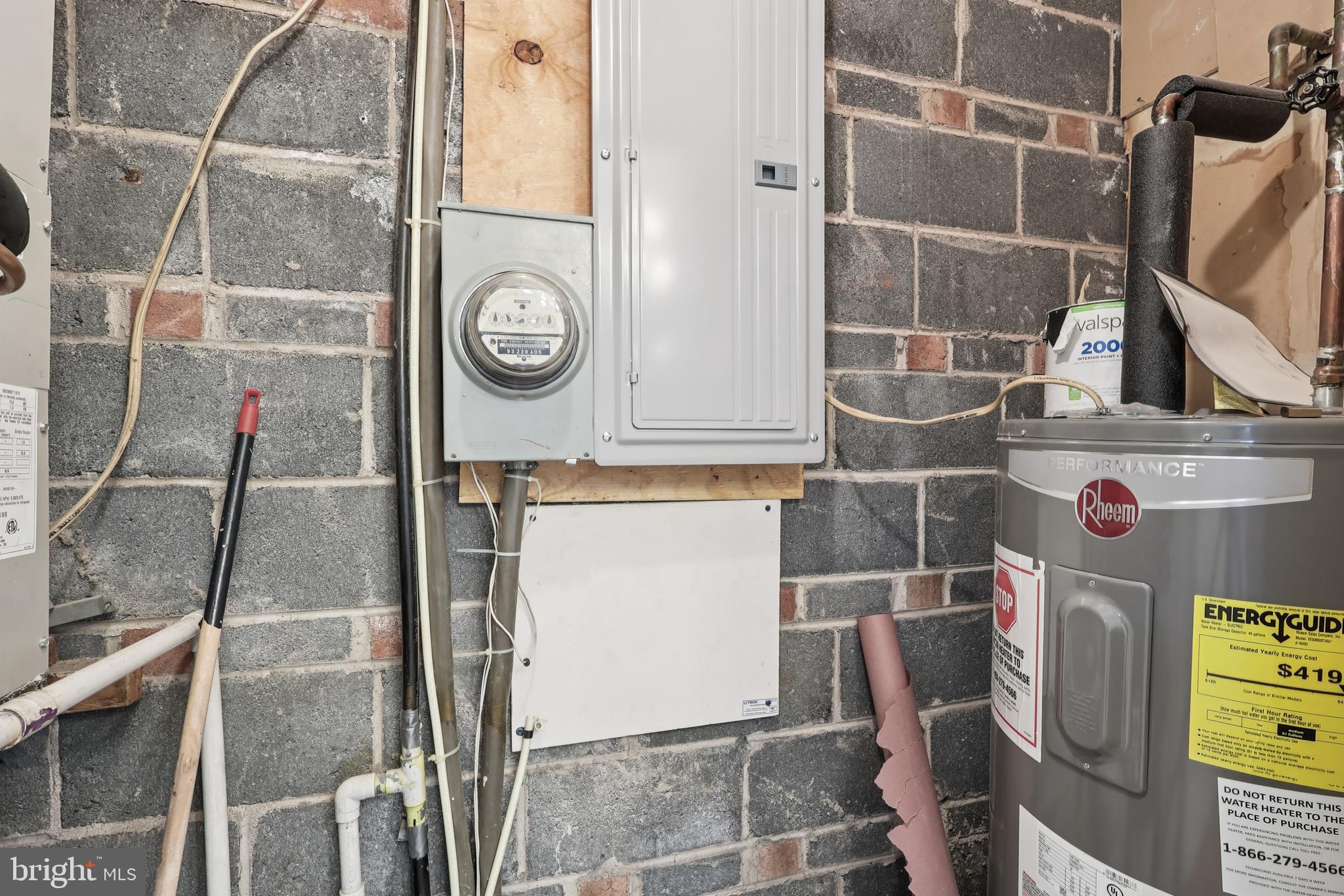 GYPSY LANE CONDOS - Residential