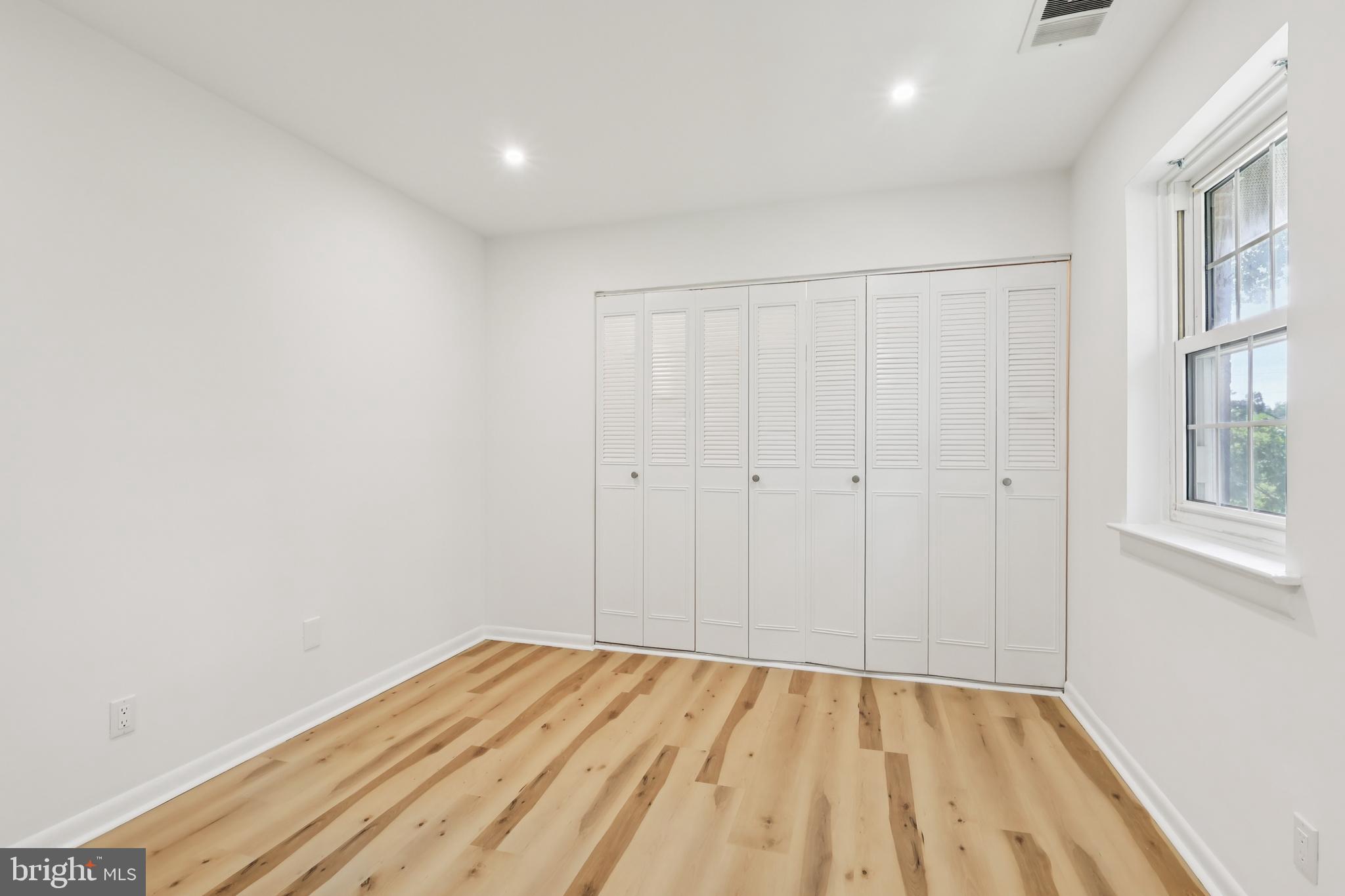 GYPSY LANE CONDOS - Residential