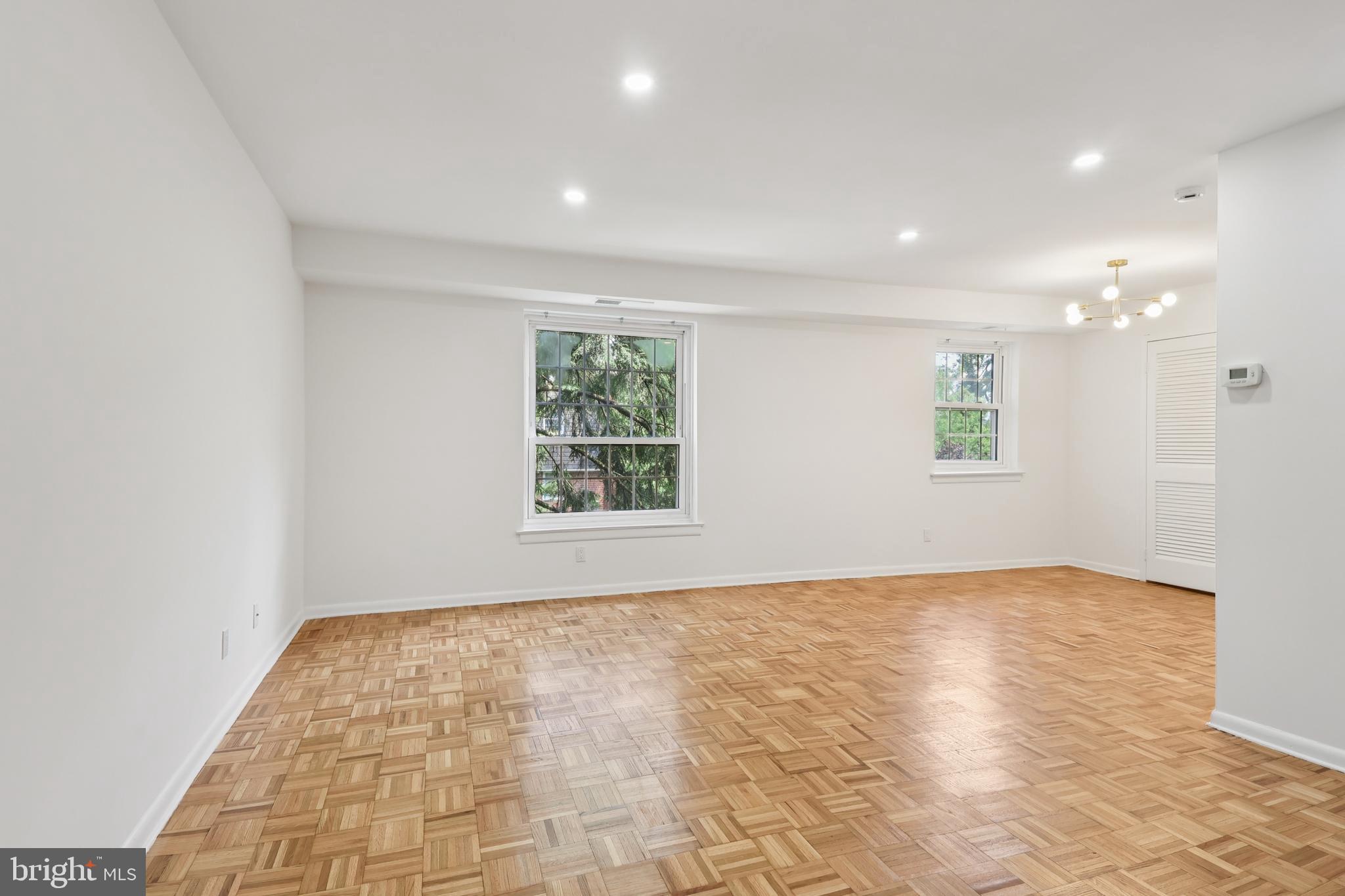 GYPSY LANE CONDOS - Residential