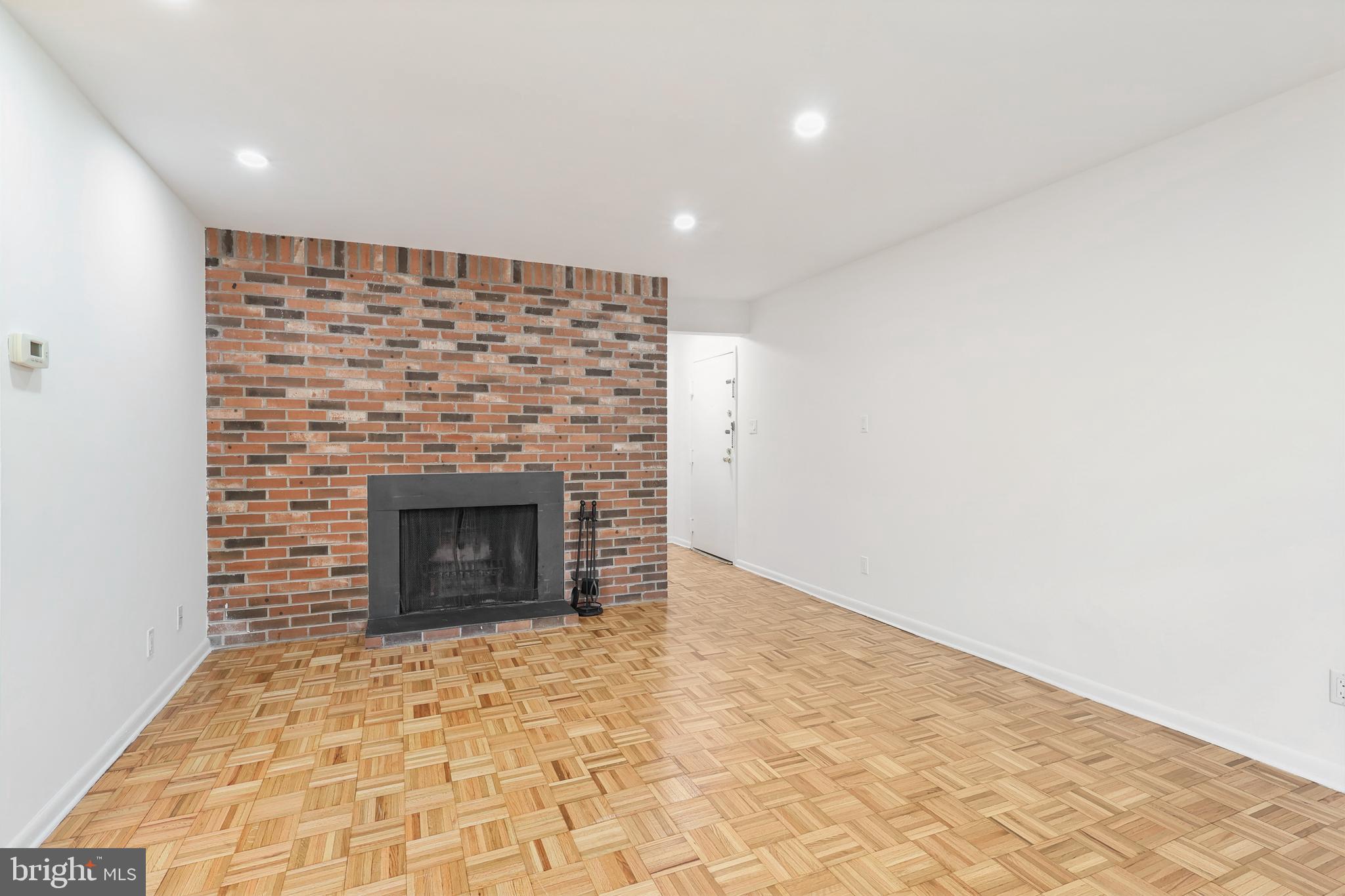 GYPSY LANE CONDOS - Residential