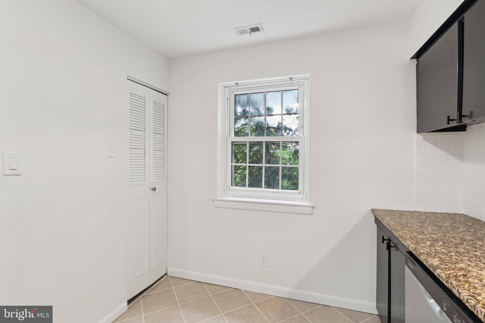 GYPSY LANE CONDOS - Residential