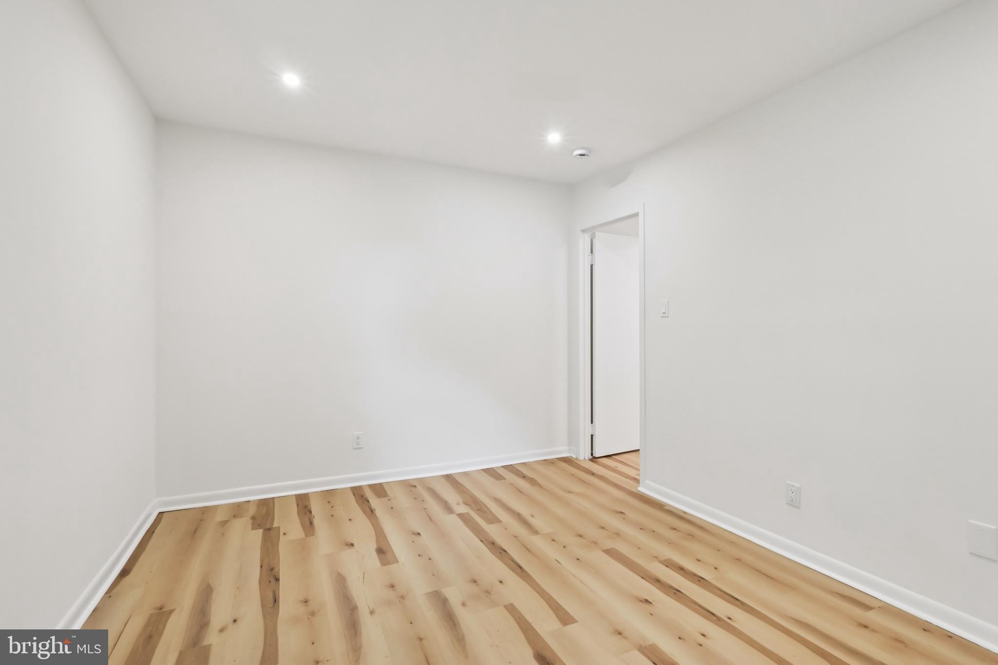 GYPSY LANE CONDOS - Residential