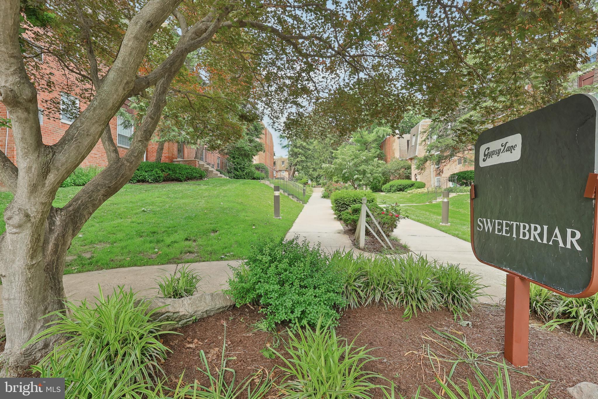 GYPSY LANE CONDOS - Residential