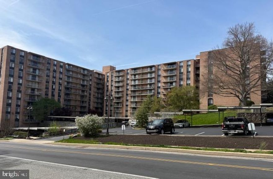 Nicely updated 1-bedroom Strath Haven condo overlooking the pool, ideally located on the 6th floor—no elevator needed. The updated kitchen features classic shaker cabinets, granite countertops, stainless steel appliances, and new hardwood flooring and fresh paint, all open to a spacious living room with a dedicated dining area and access to a private balcony. The bedroom offers updated carpeting, complemented by a refreshed hall bath. A convenient laundry room with stackable washer and dryer completes this move-in-ready home. Enjoy comfortable condo living with great views and thoughtful updates throughout with easy access to the pool, just outside the side door.    Included is a separate storage unit.