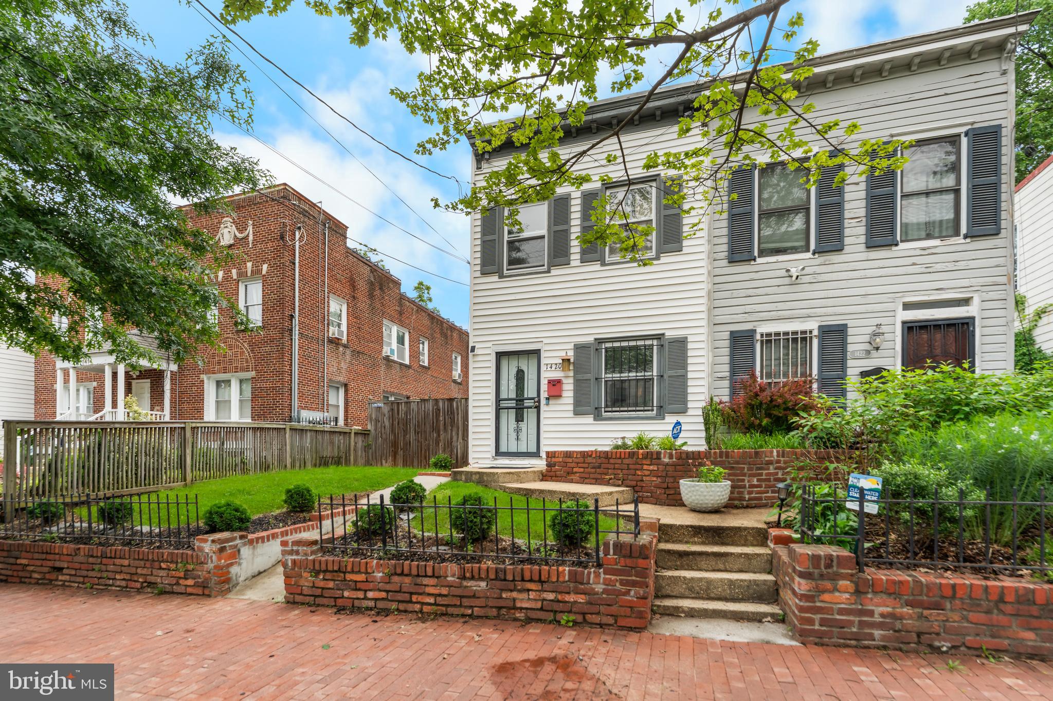 1420 V STREET SE