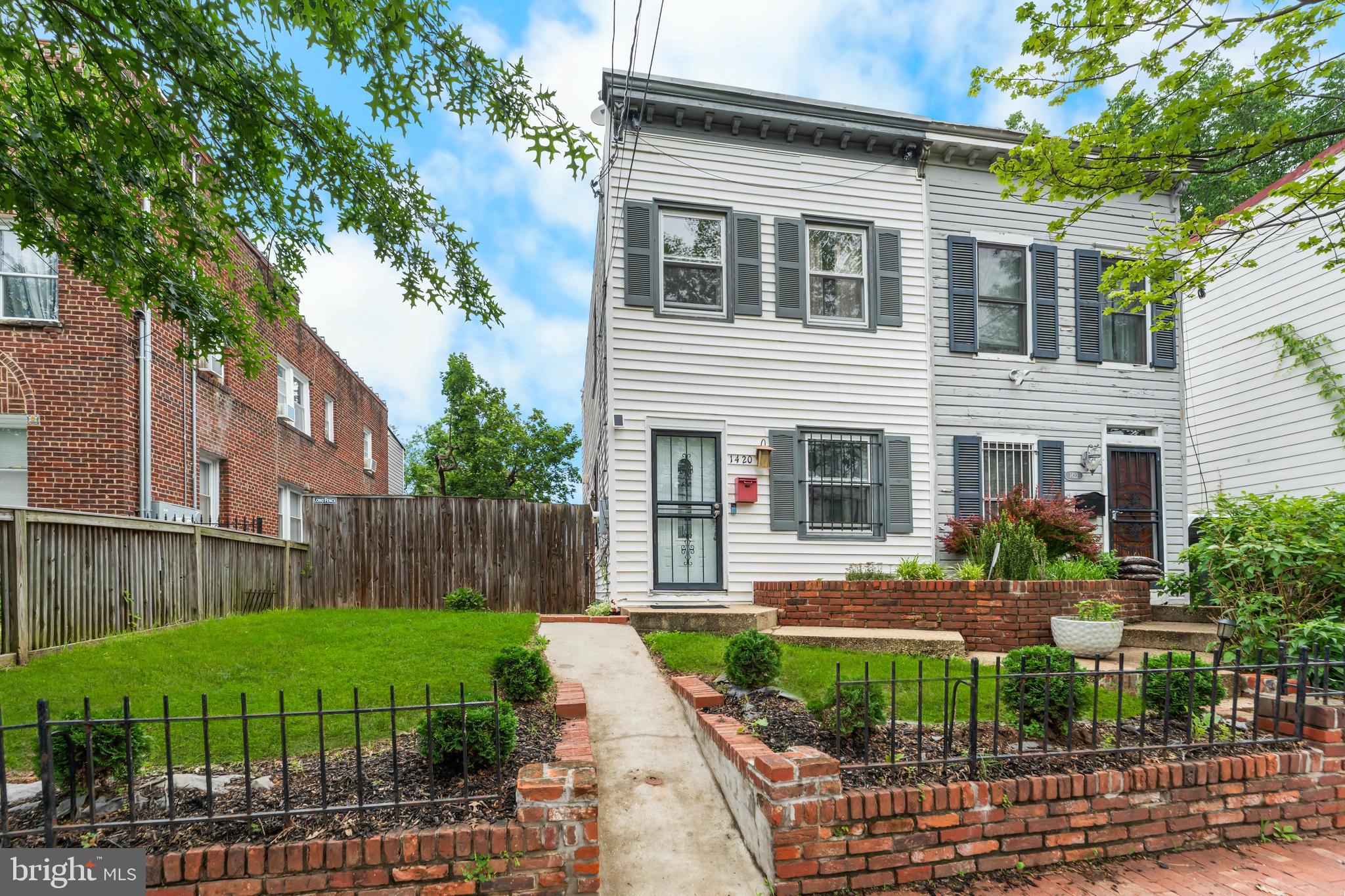 1420 V STREET SE