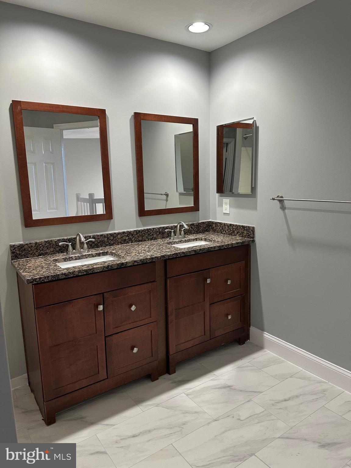 ETON SQUARE - Residential Lease