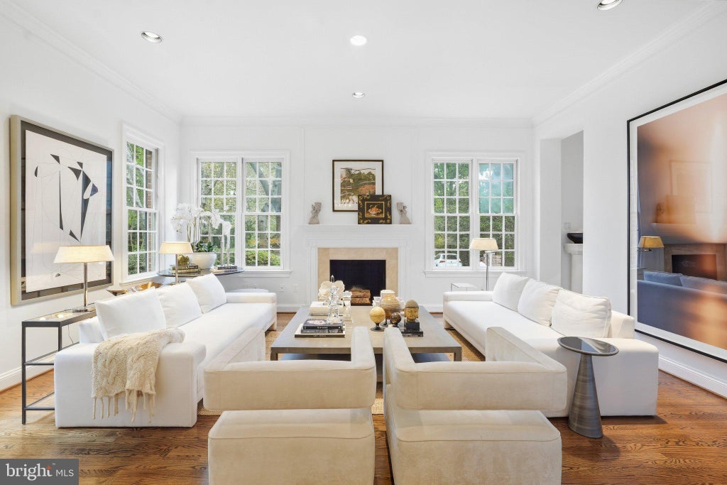 Photo of 9731 Beman Woods Way, POTOMAC, MD 20854 (MLS # MDMC2259688)