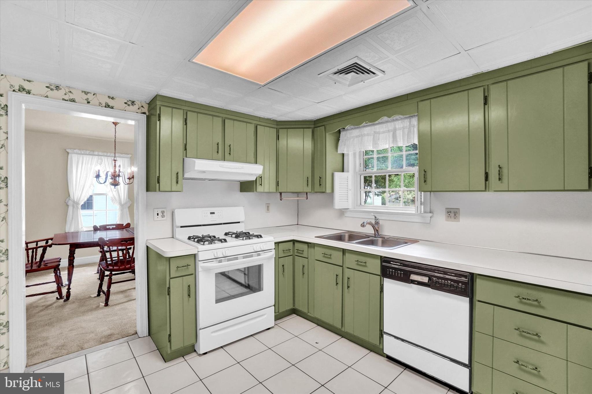 YORK COLLEGE - Residential