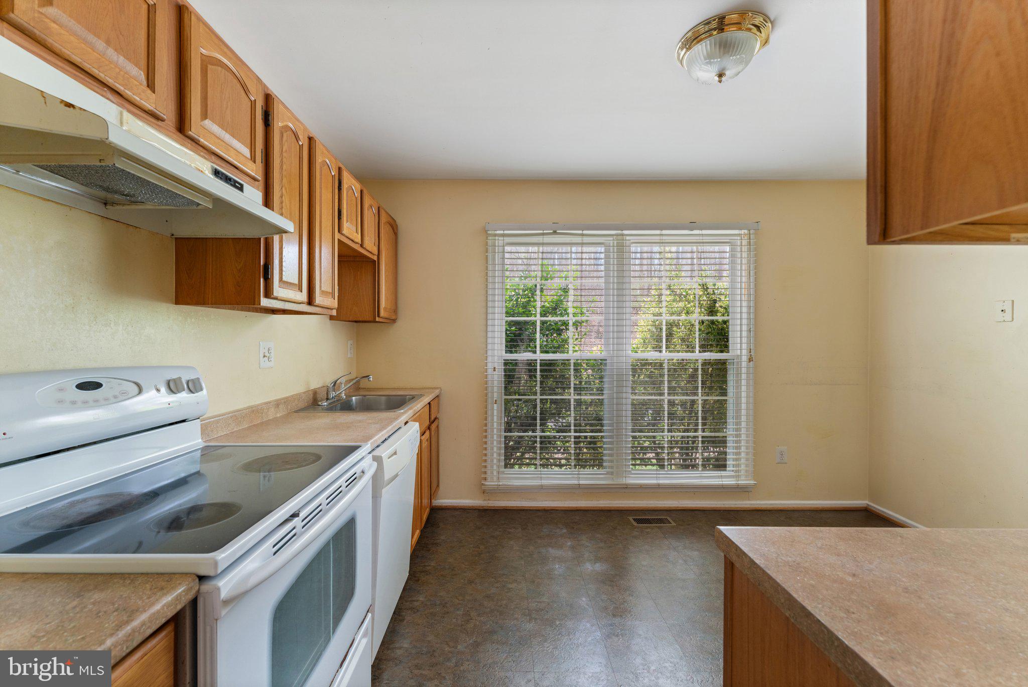 DANBURY FOREST - Residential