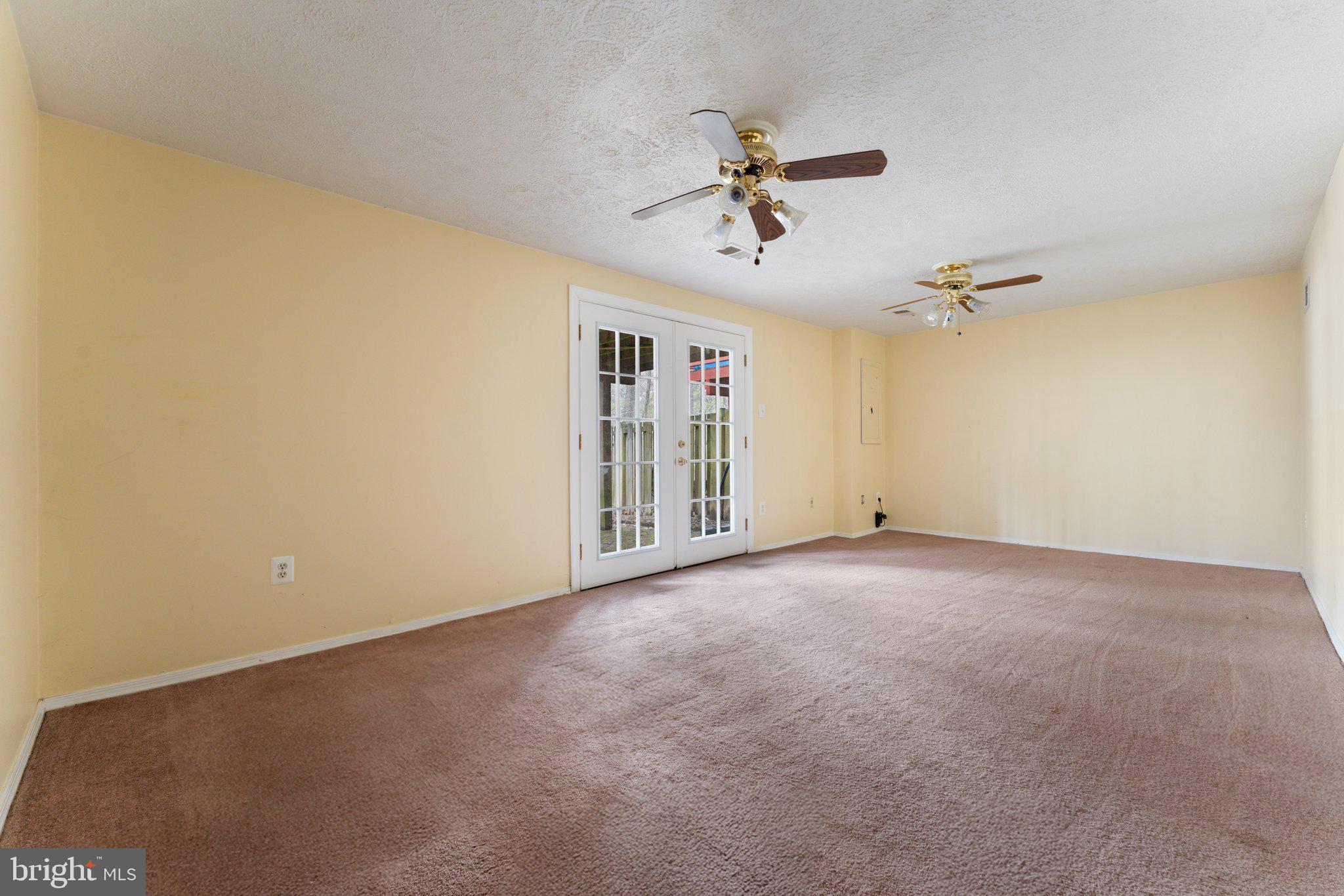 DANBURY FOREST - Residential