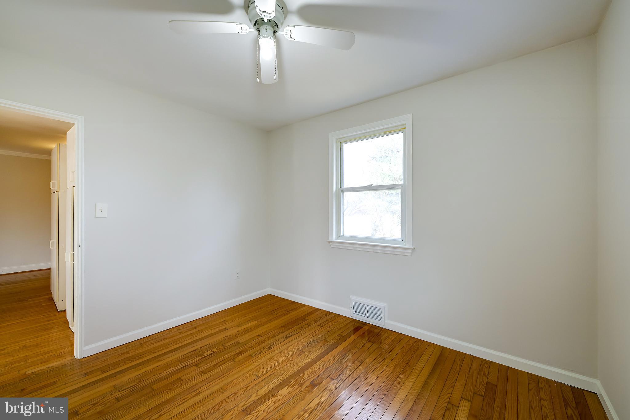 COUNTRY CLUB VIEW - Residential Lease