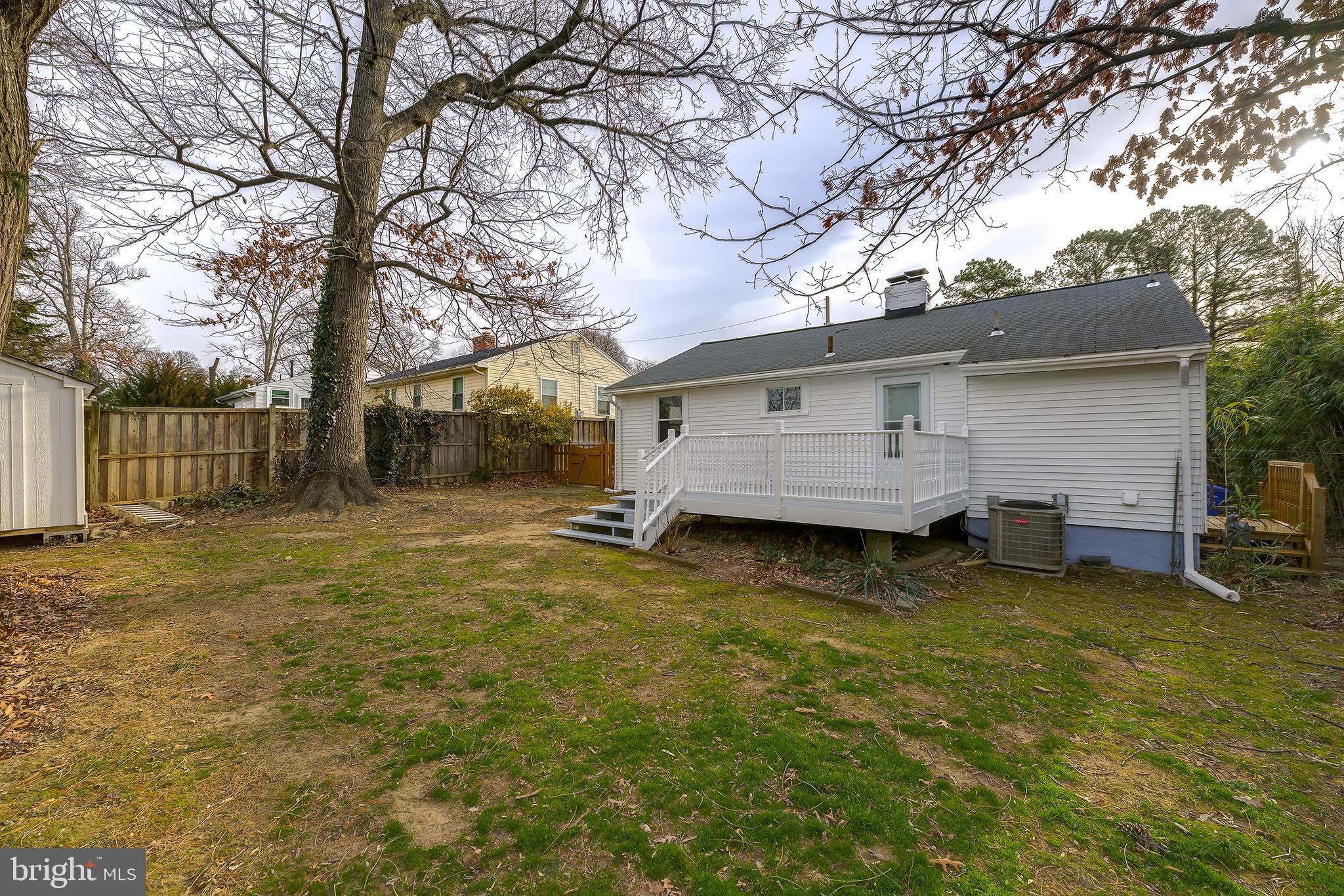 COUNTRY CLUB VIEW - Residential Lease