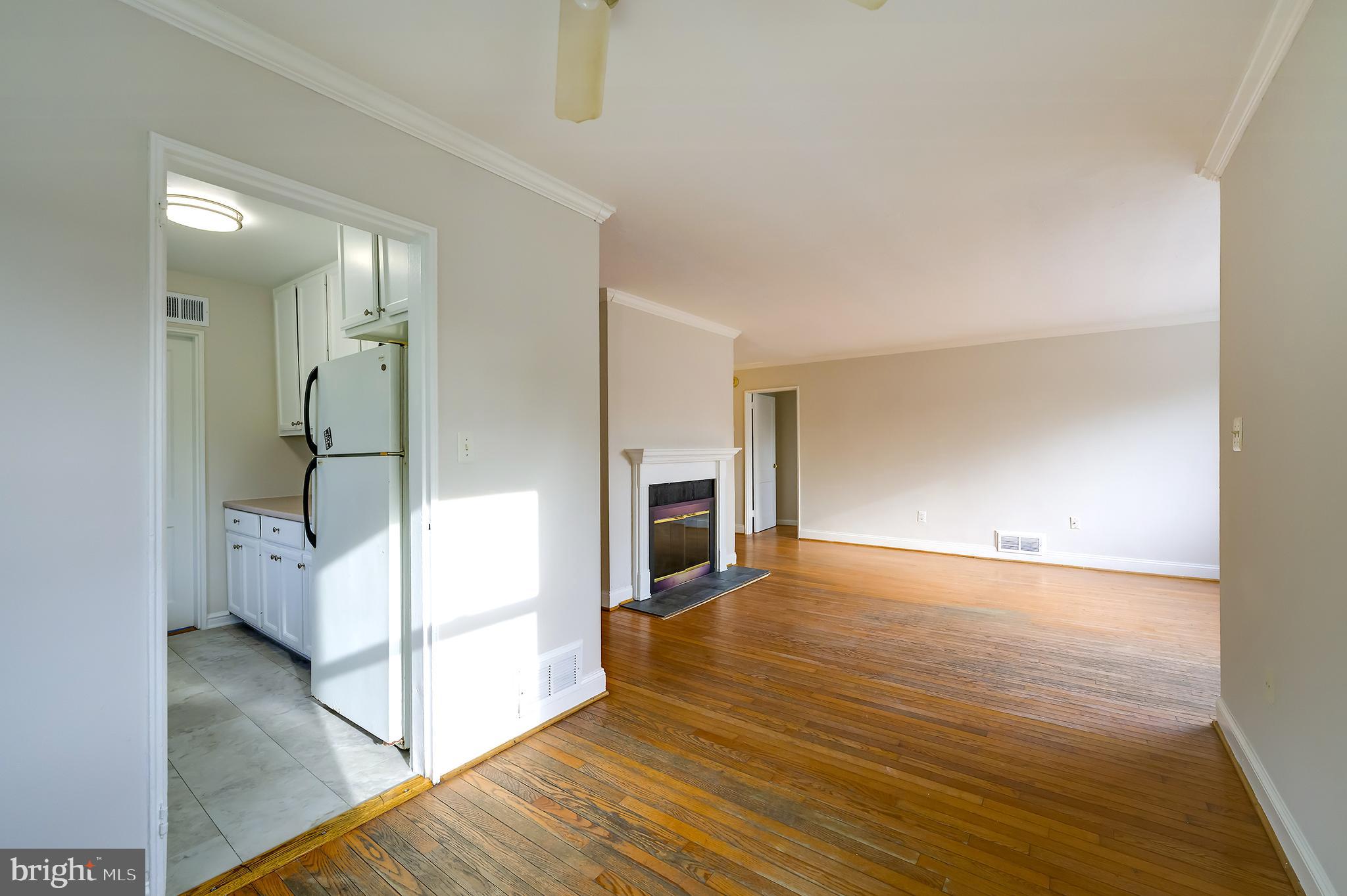 COUNTRY CLUB VIEW - Residential Lease