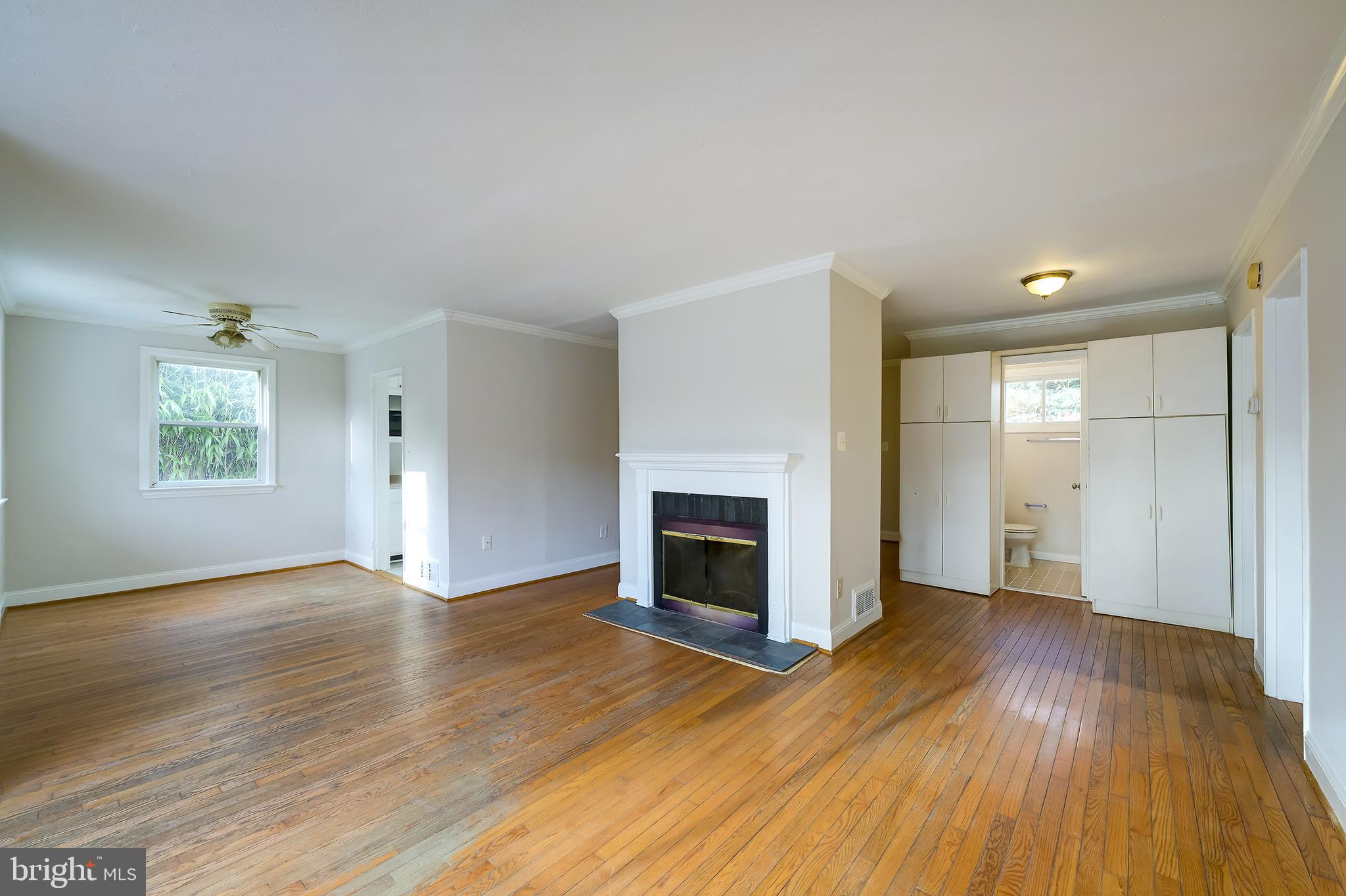 COUNTRY CLUB VIEW - Residential Lease