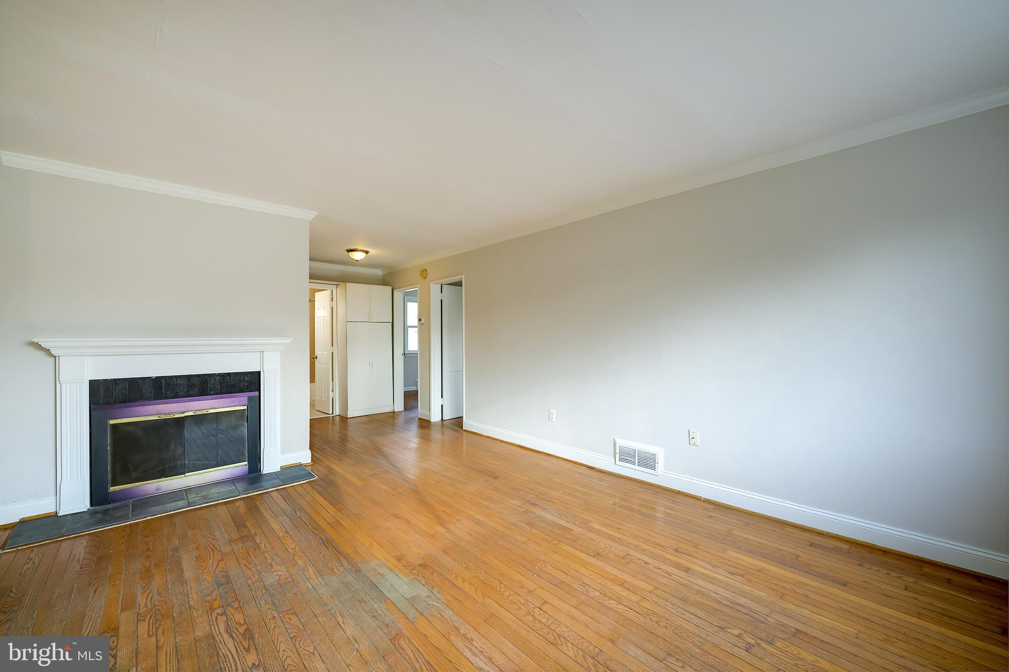 COUNTRY CLUB VIEW - Residential Lease