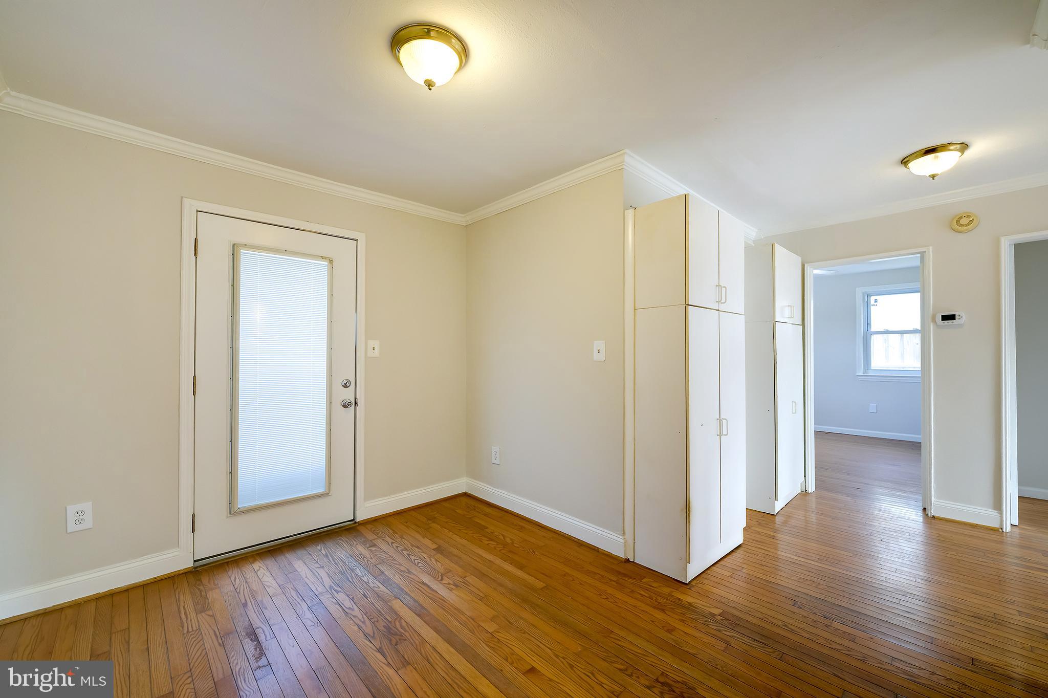 COUNTRY CLUB VIEW - Residential Lease