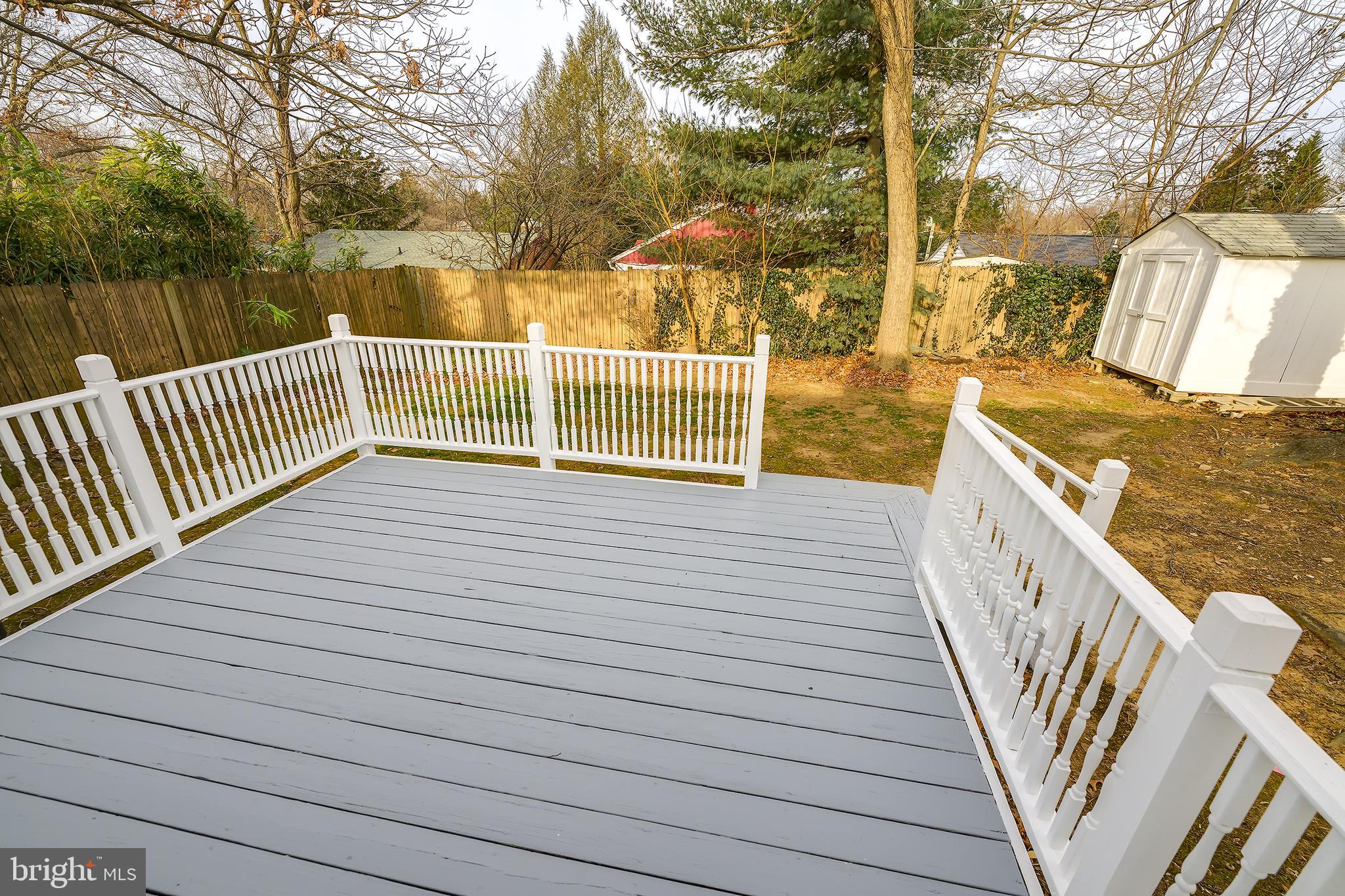 COUNTRY CLUB VIEW - Residential Lease