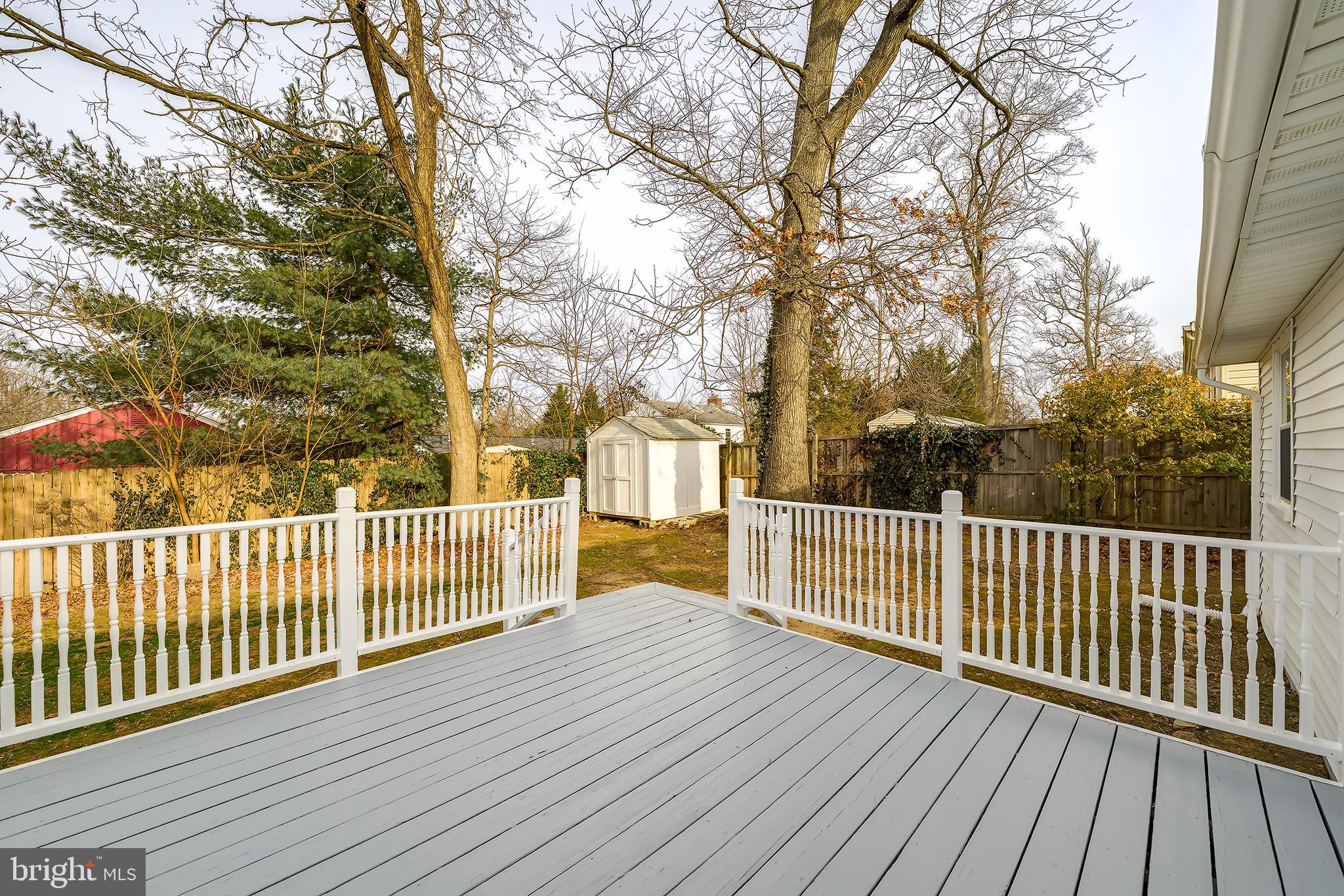 COUNTRY CLUB VIEW - Residential Lease