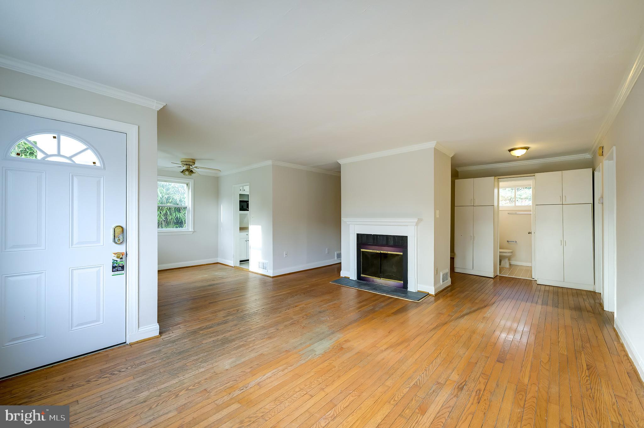 COUNTRY CLUB VIEW - Residential Lease