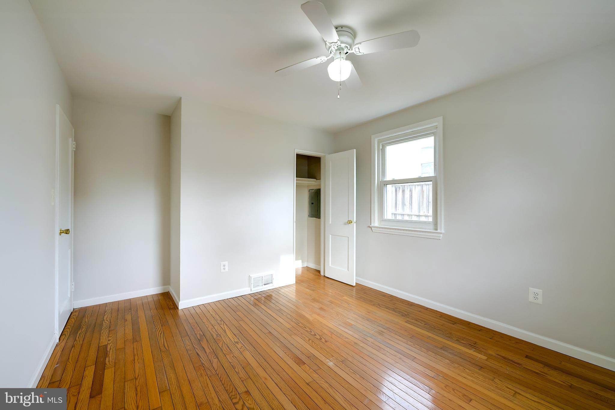 COUNTRY CLUB VIEW - Residential Lease