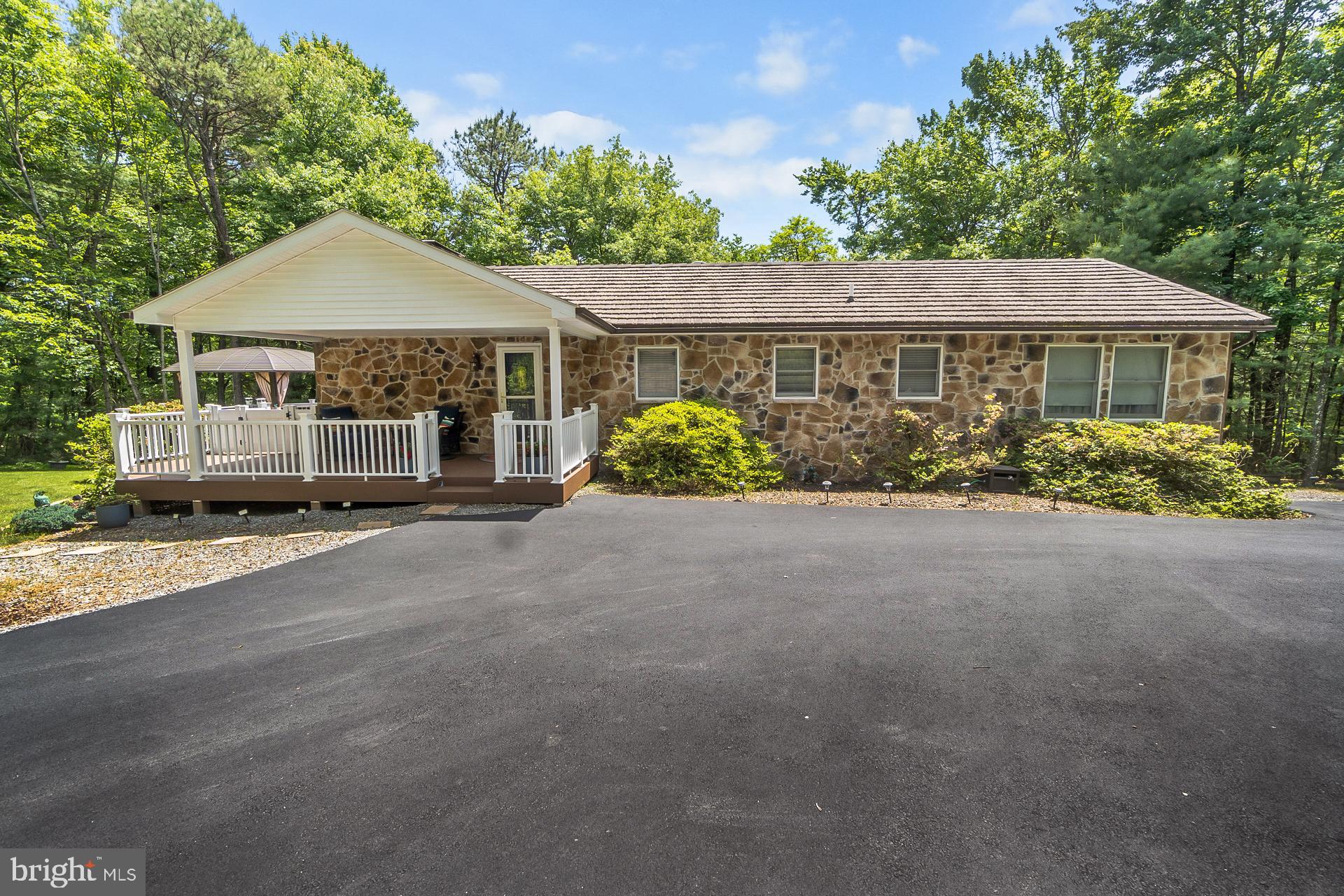 55 MOLENDA CIRCLE