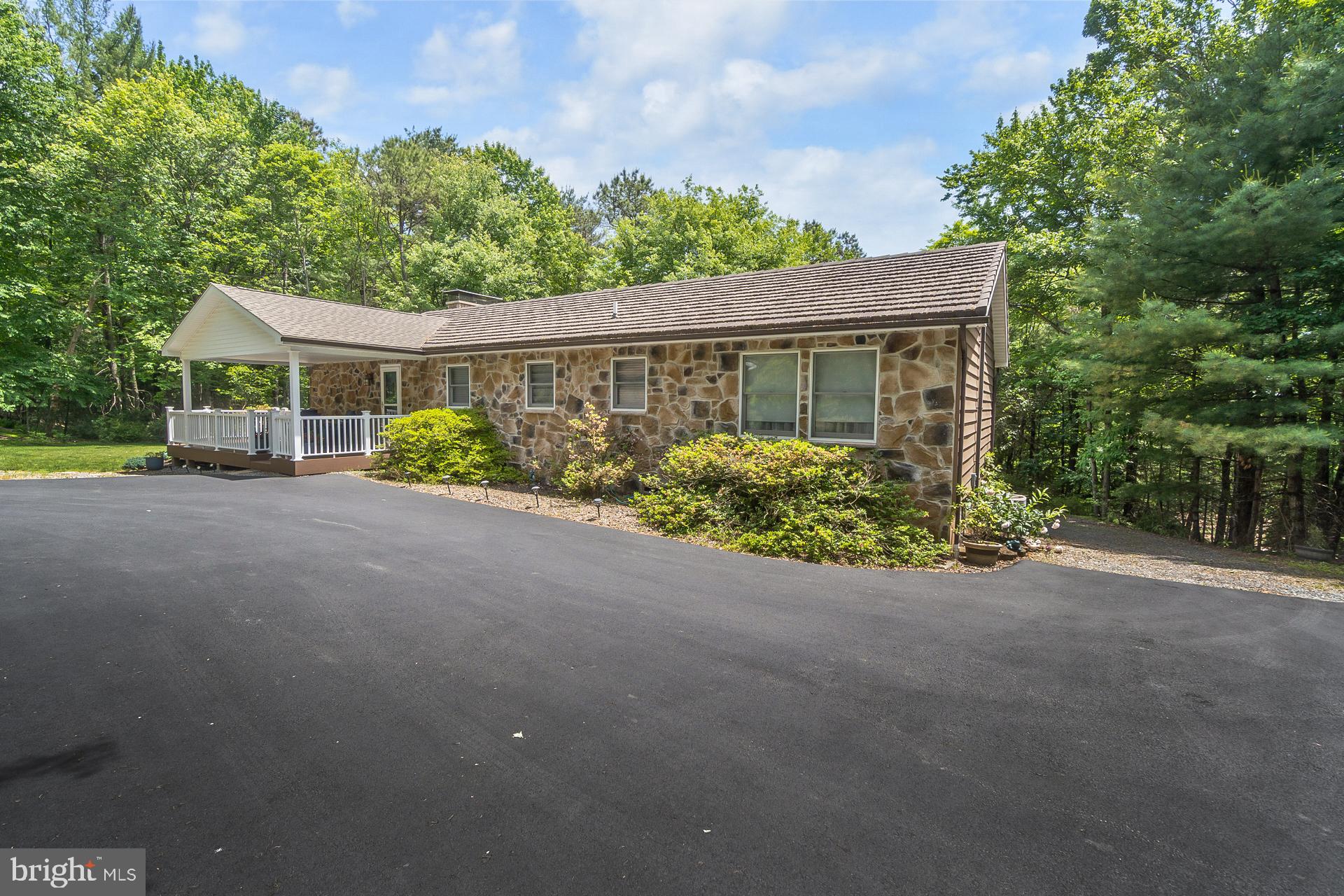 55 MOLENDA CIRCLE