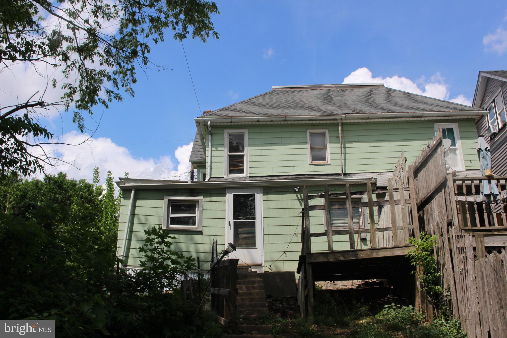 527 W MARKET STREET
