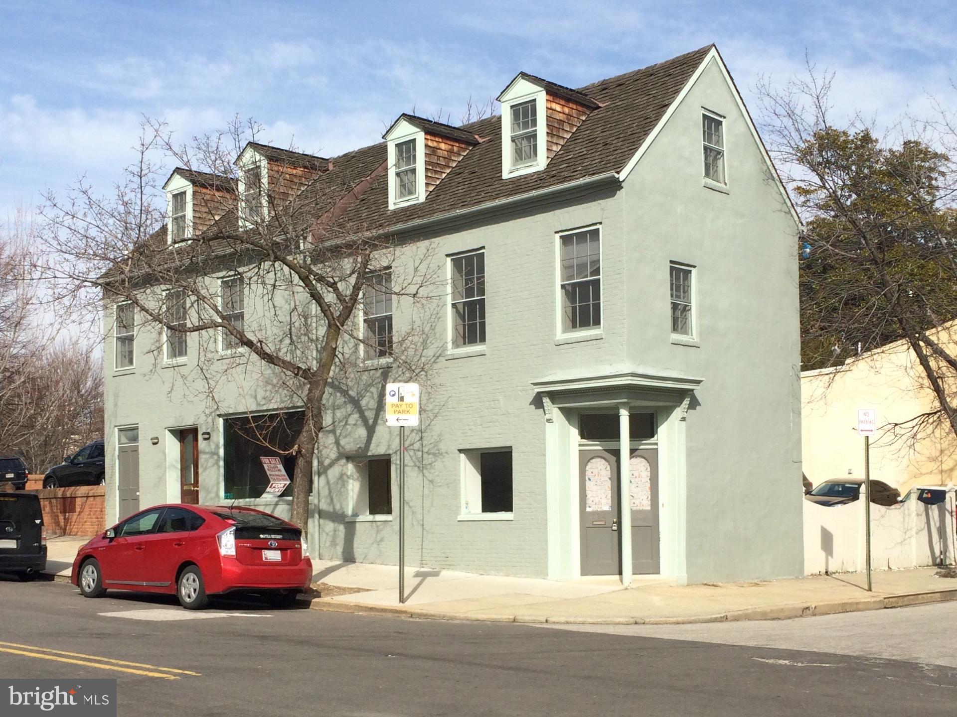 224 W READ STREET