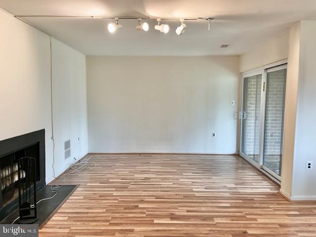 INVERNESS FOREST - Residential Lease