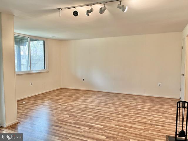 INVERNESS FOREST - Residential Lease