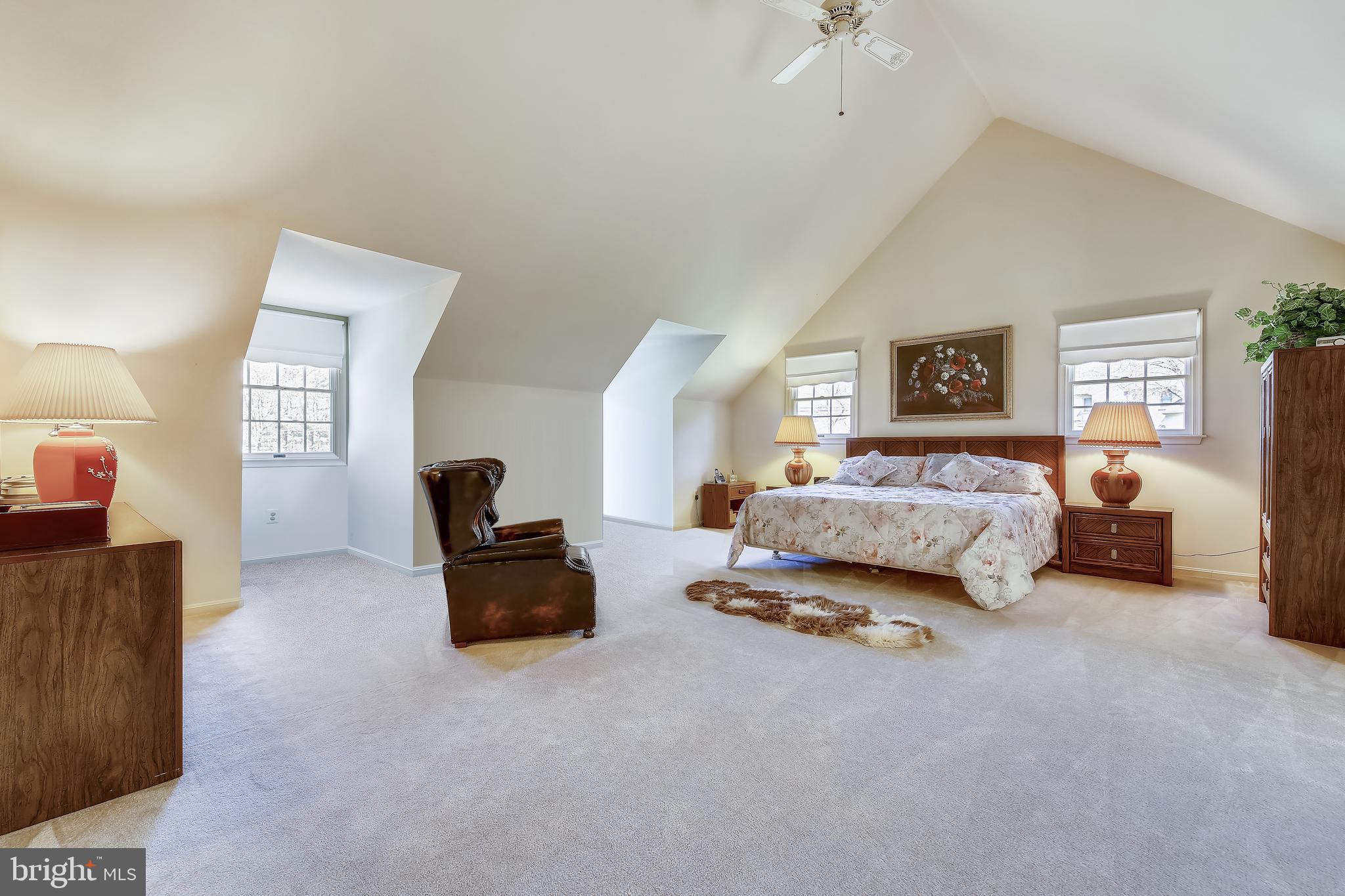 QUINCE ORCHARD KNOLLS - Residential