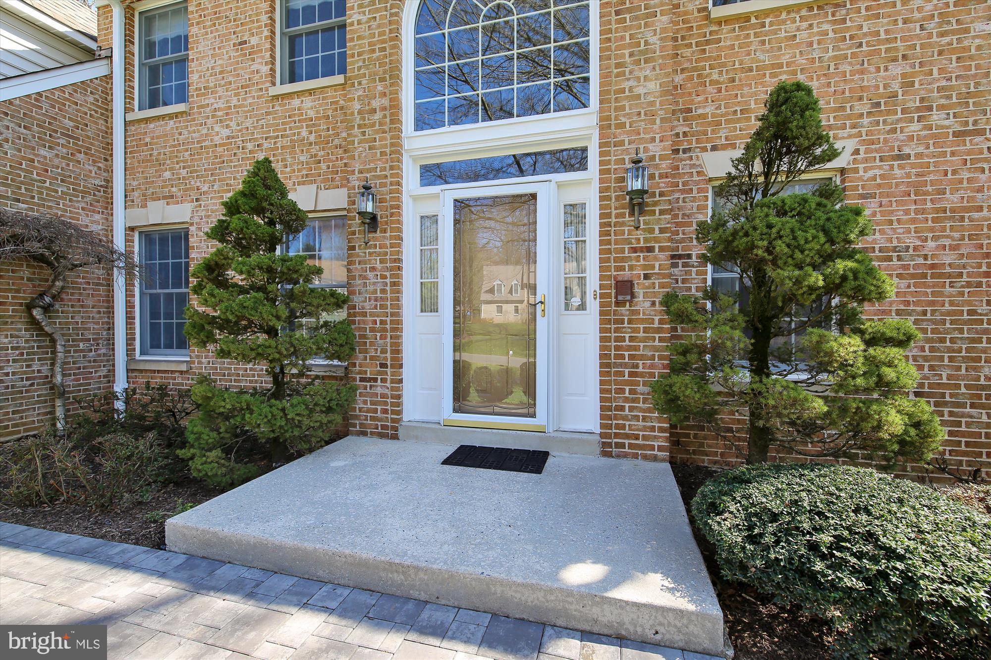 QUINCE ORCHARD KNOLLS - Residential