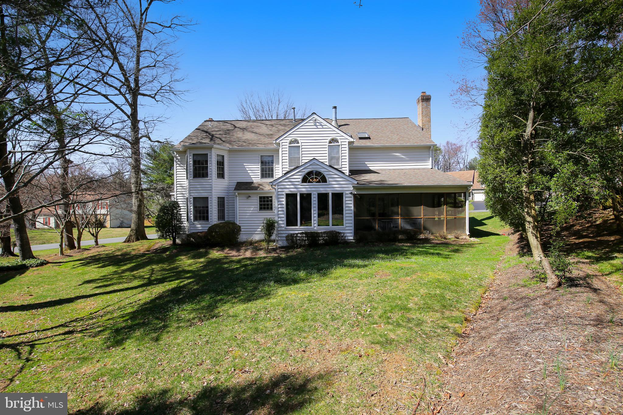 QUINCE ORCHARD KNOLLS - Residential