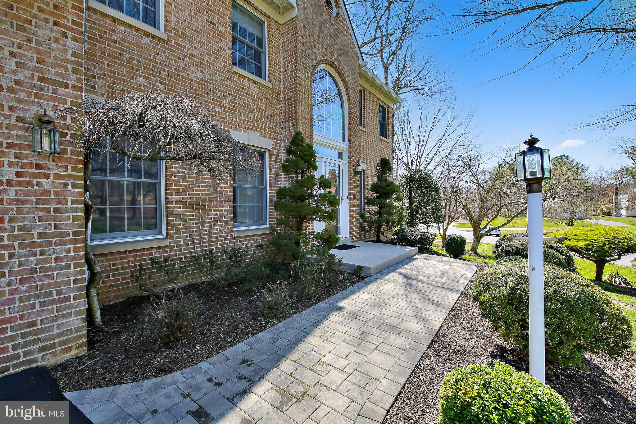 QUINCE ORCHARD KNOLLS - Residential